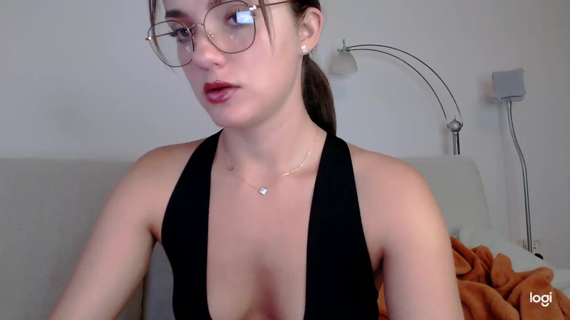 Gallery image thumbnail from Infinity_XX's myfreecams stream on, 05/31/2023, 19:05 image 6 of 20