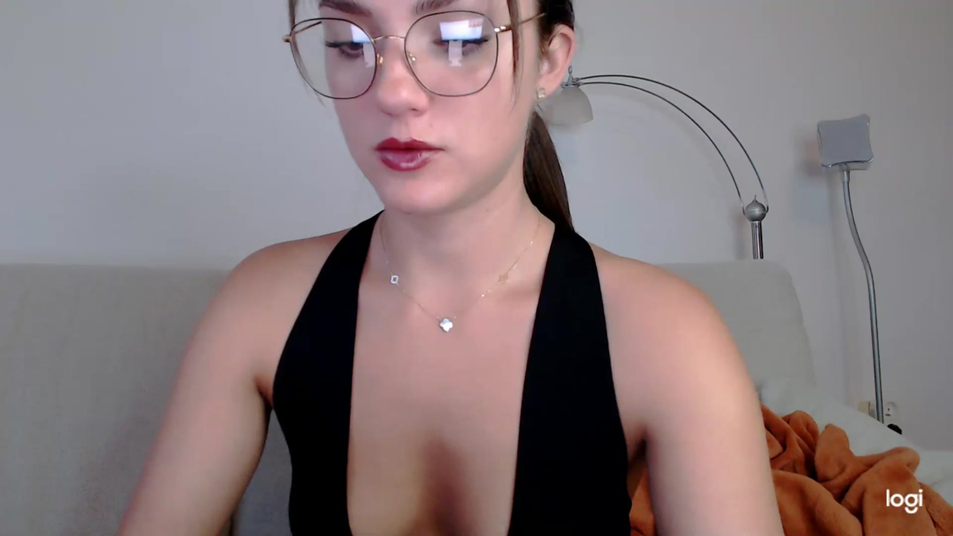 Gallery image thumbnail from Infinity_XX's myfreecams stream on, 05/31/2023, 19:05 image 4 of 20