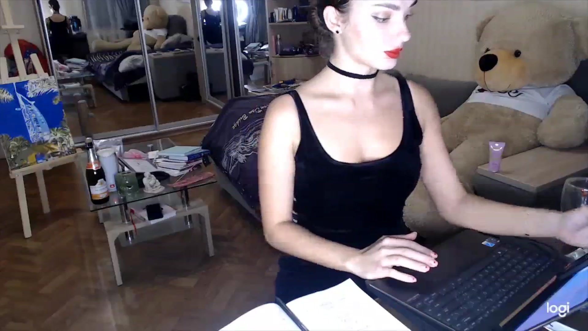 Gallery image thumbnail from Infinity_XX's myfreecams stream on, 10/19/2023, 17:24 image 19 of 20