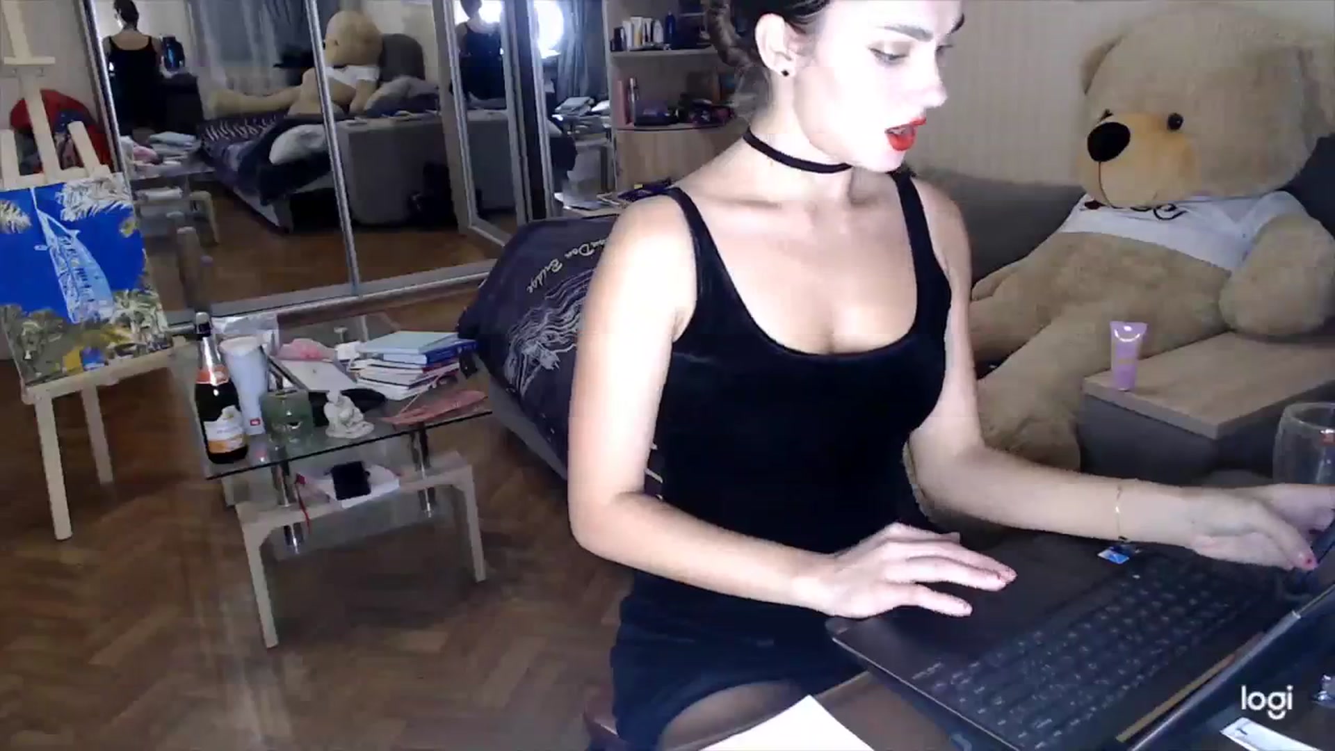 Gallery image thumbnail from Infinity_XX's myfreecams stream on, 10/19/2023, 17:24 image 10 of 20