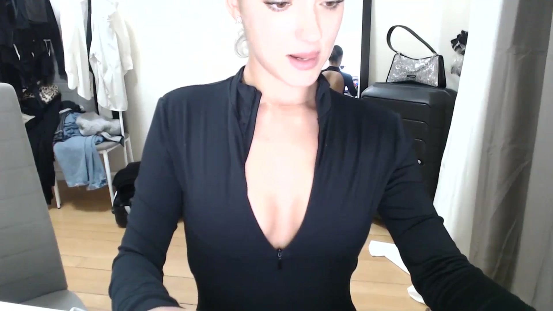 Gallery image thumbnail from Infinity_XX's myfreecams stream on, 03/23/2024, 20:46 image 19 of 20