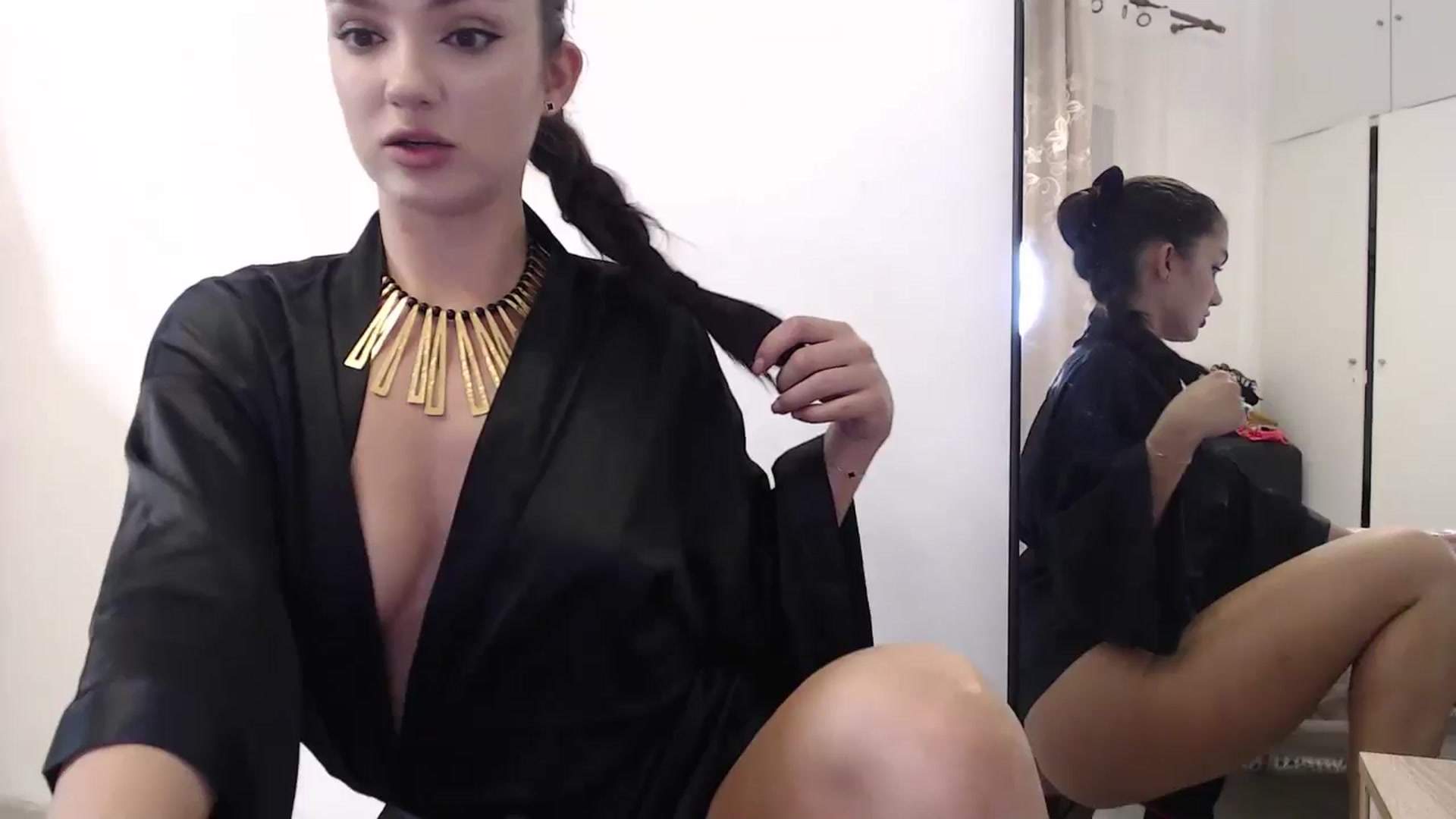 Gallery image thumbnail from Infinity_XX's myfreecams stream on, 04/17/2024, 18:59 image 6 of 20