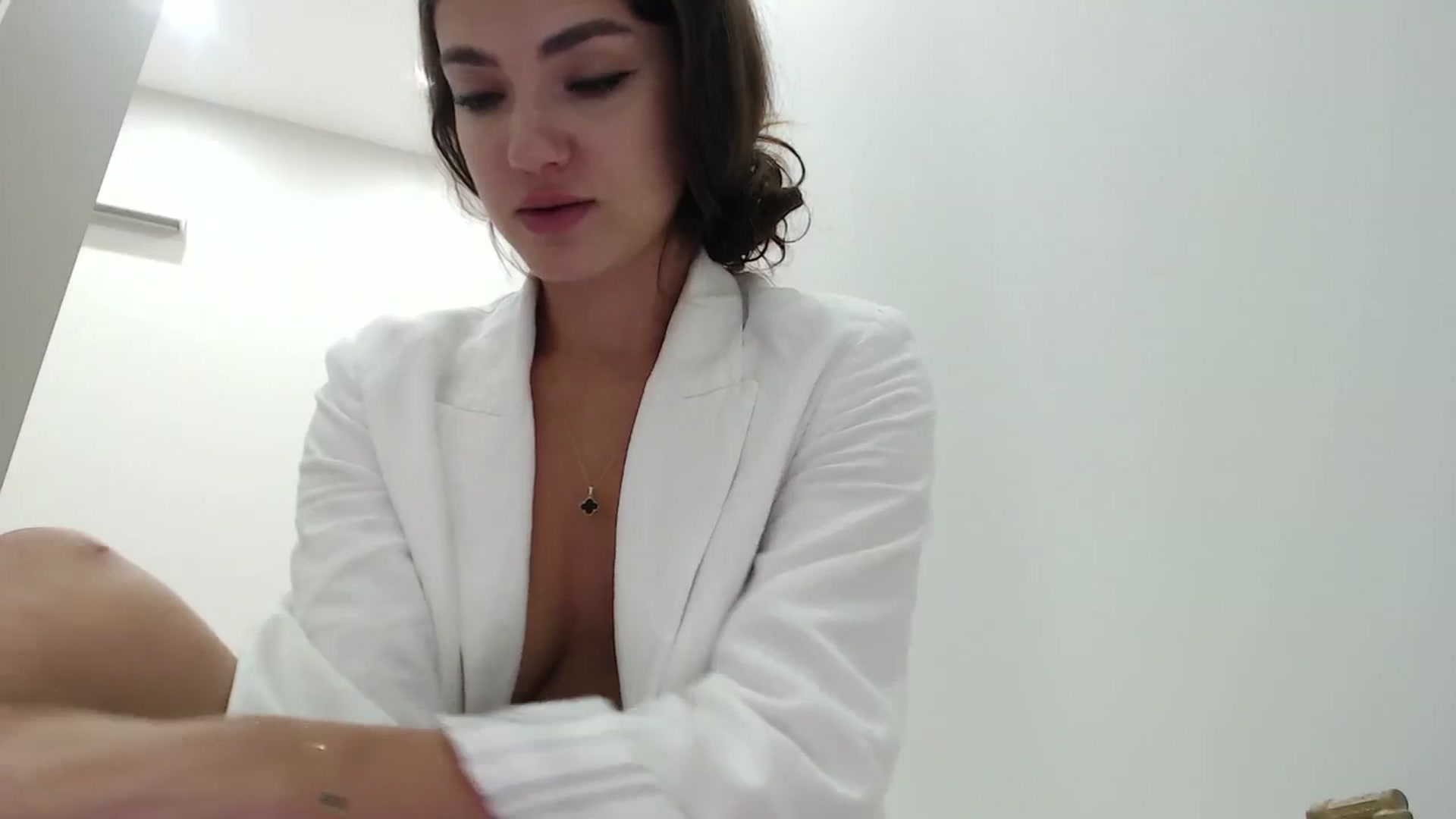 Gallery image thumbnail from Infinity_XX's myfreecams stream on, 05/17/2024, 20:41 image 17 of 20