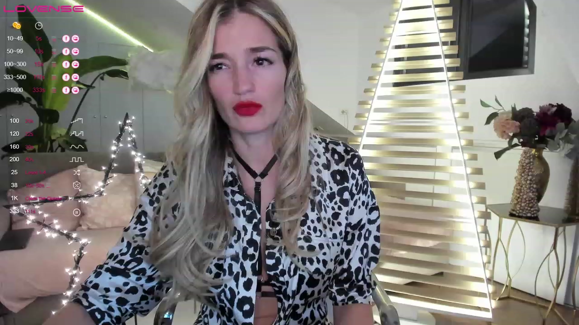 Gallery image thumbnail from Ingrid_honey's myfreecams stream on, 12/17/2022, 01:45 image 9 of 20