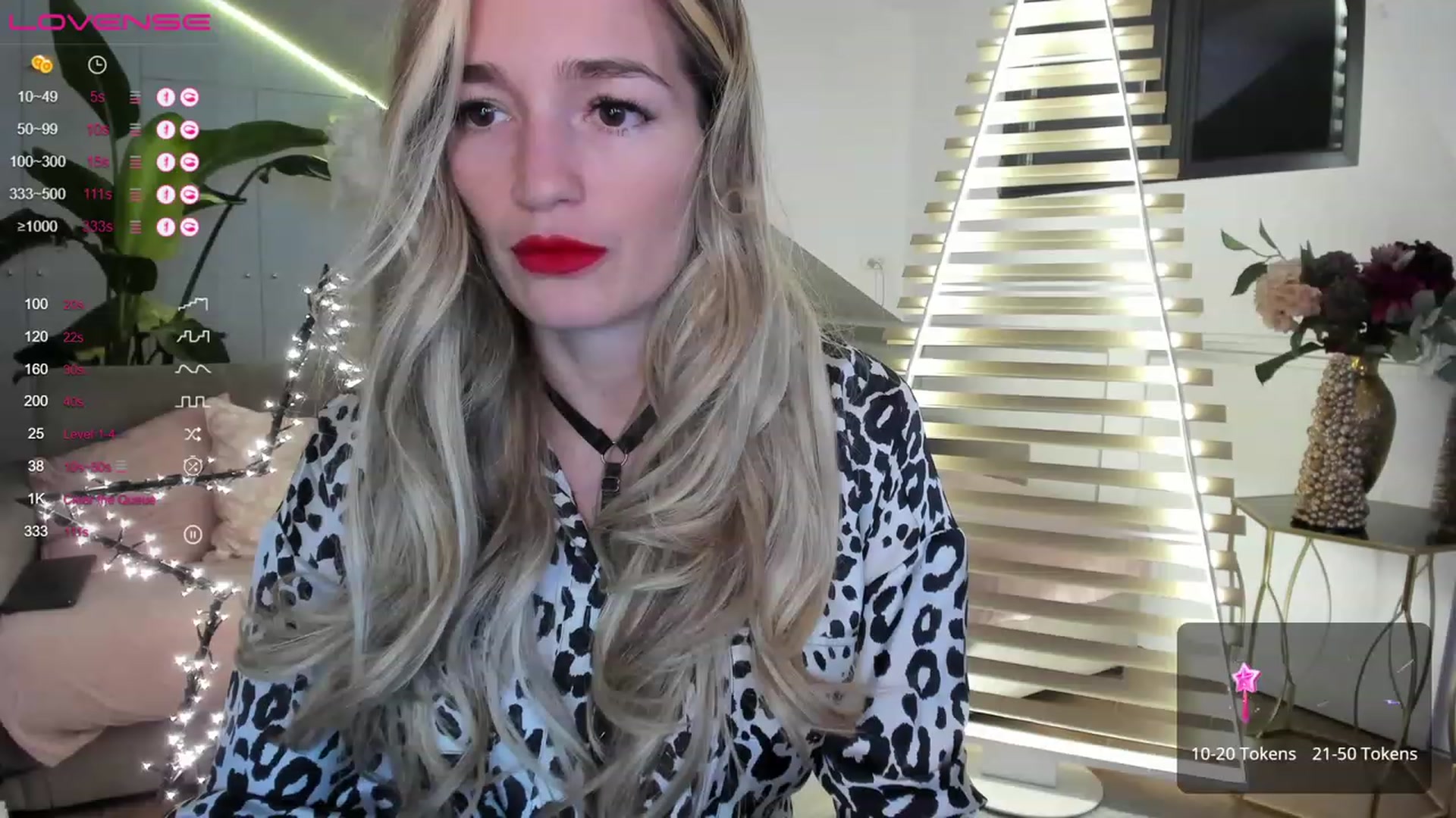 Gallery image thumbnail from Ingrid_honey's myfreecams stream on, 12/17/2022, 01:45 image 14 of 20