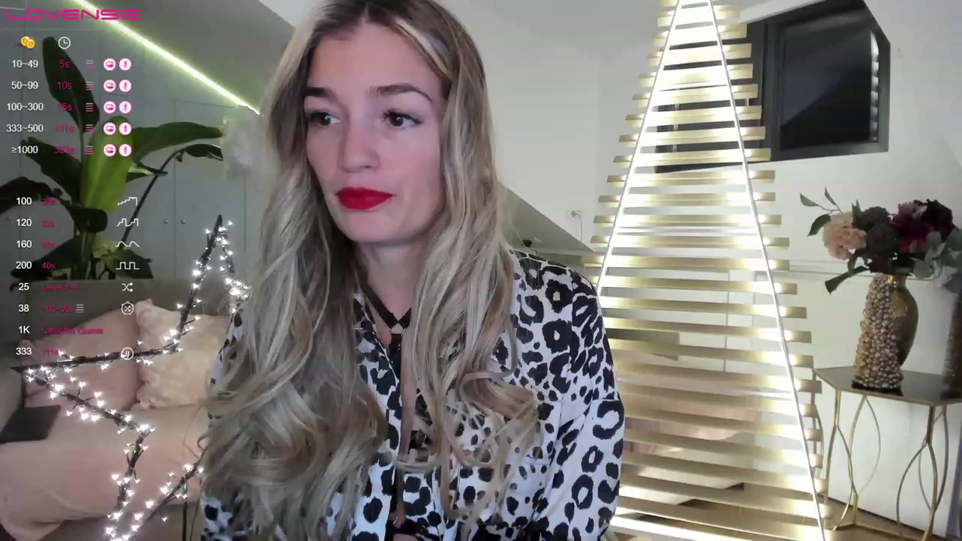 Gallery image thumbnail from Ingrid_honey's myfreecams stream on, 12/17/2022, 01:45 image 2 of 20