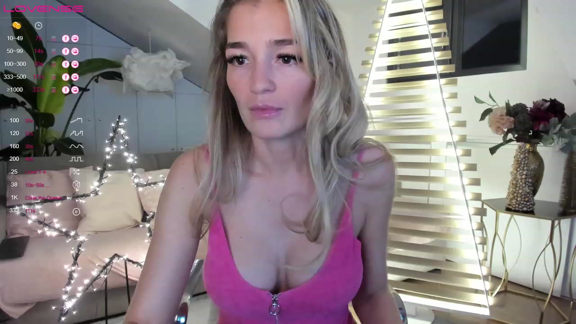 Gallery image thumbnail from Ingrid_honey's myfreecams stream on, 12/18/2022, 16:17 image 3 of 20
