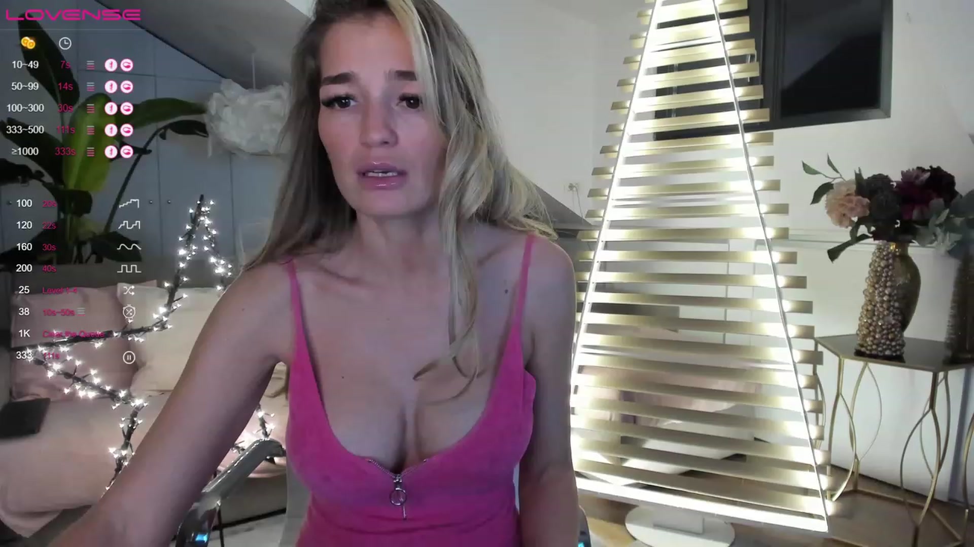 Gallery image thumbnail from Ingrid_honey's myfreecams stream on, 12/18/2022, 16:17 image 5 of 20