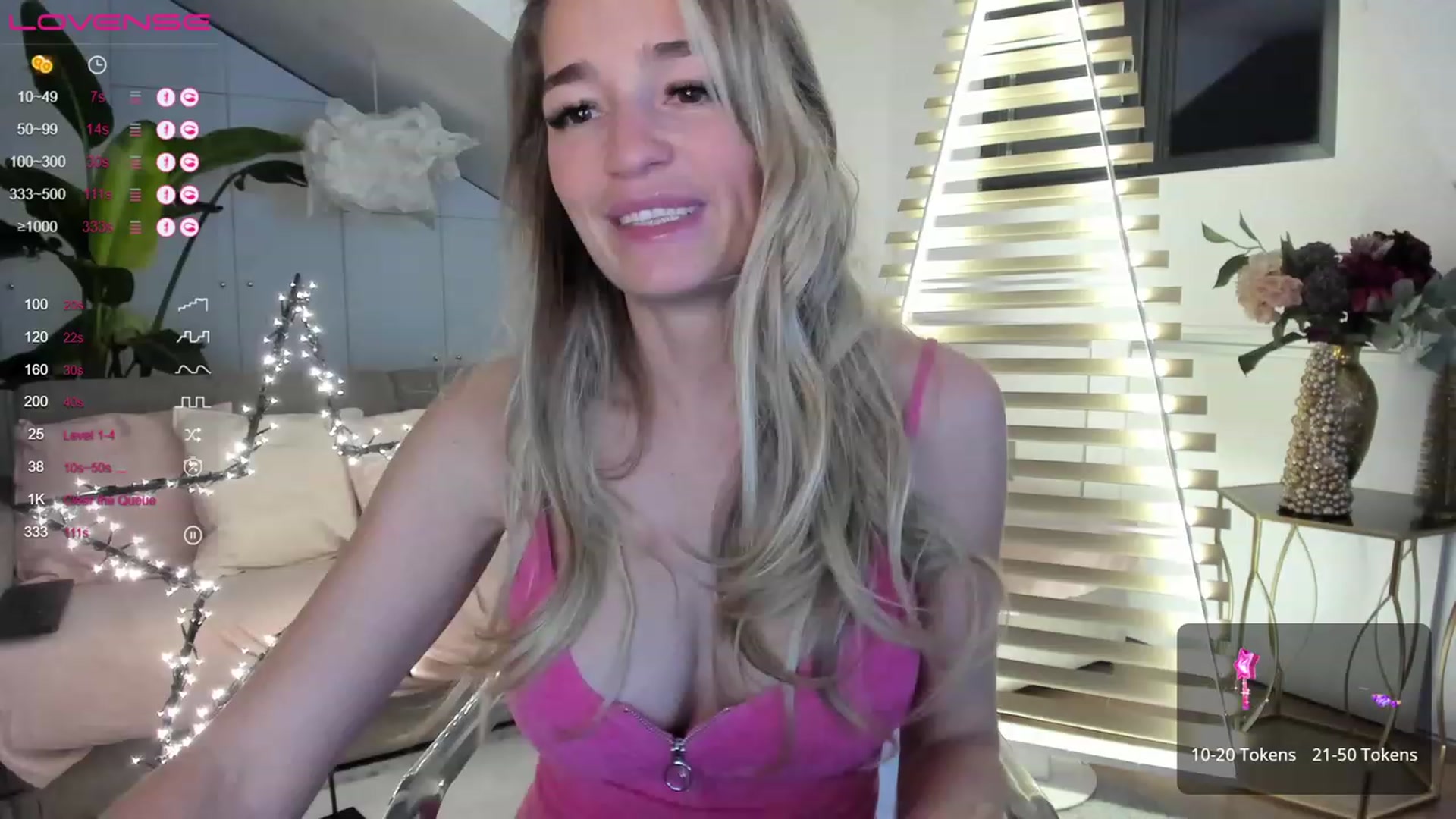 Gallery image thumbnail from Ingrid_honey's myfreecams stream on, 12/18/2022, 16:17 image 13 of 20