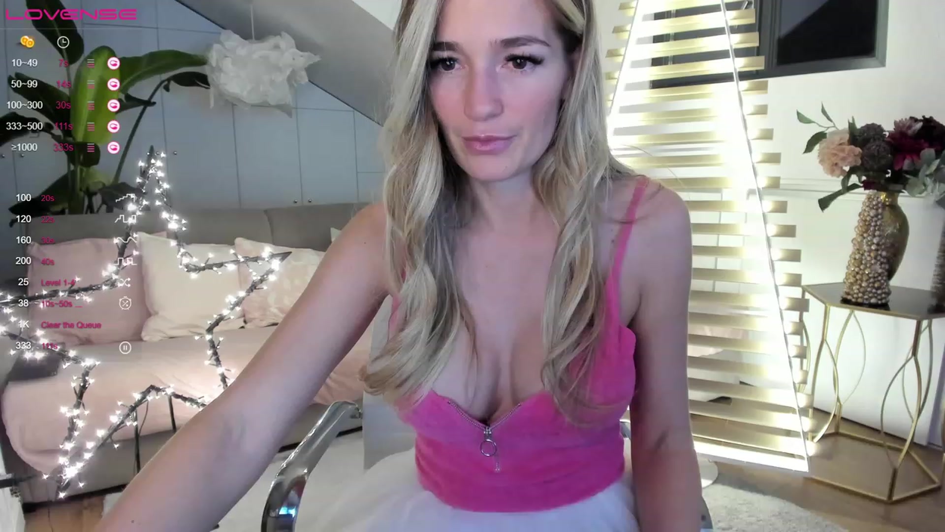 Gallery image thumbnail from Ingrid_honey's myfreecams stream on, 12/18/2022, 23:48 image 9 of 20