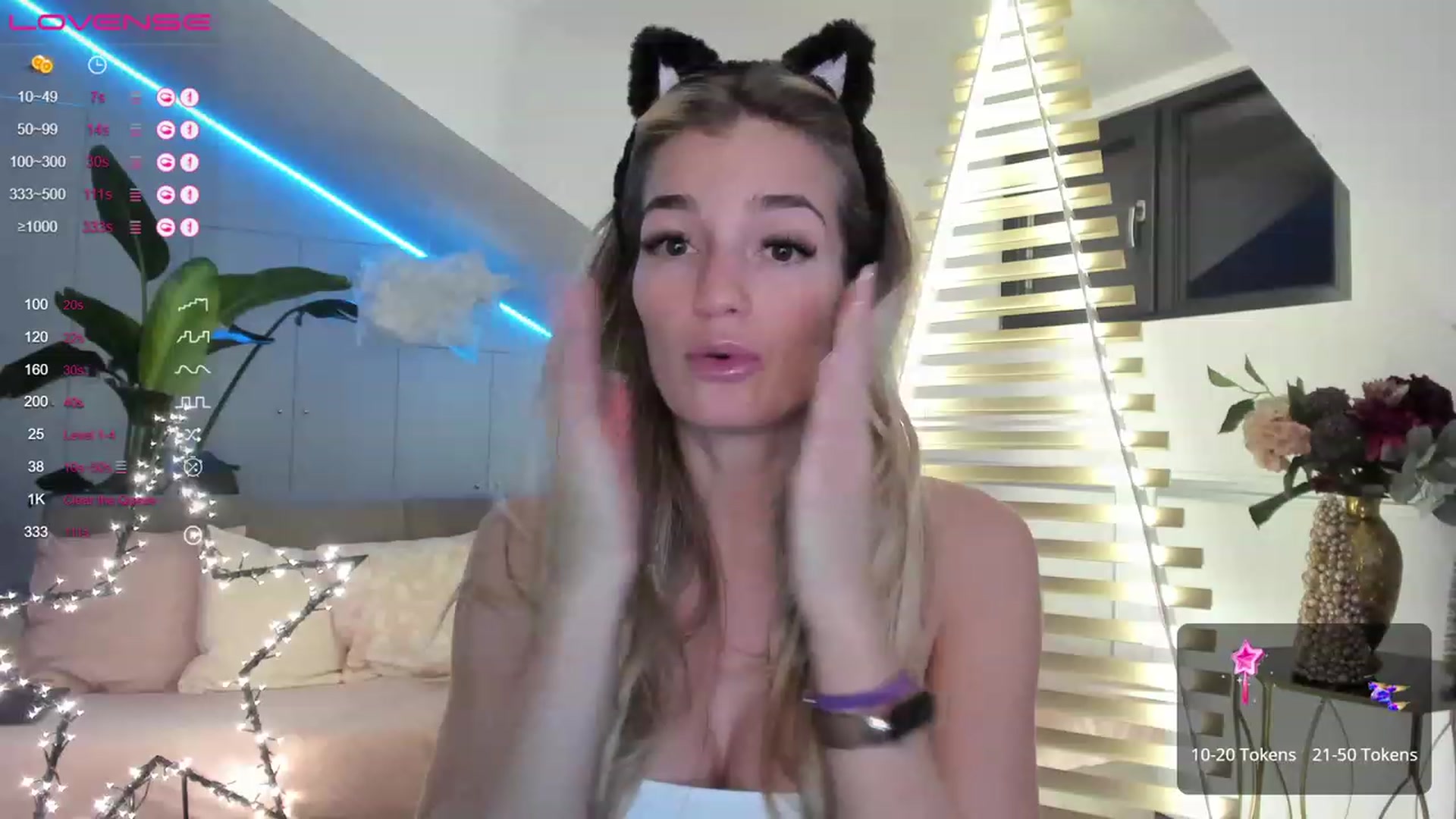 Gallery image thumbnail from Ingrid_honey's myfreecams stream on, 12/20/2022, 24:36 image 18 of 20