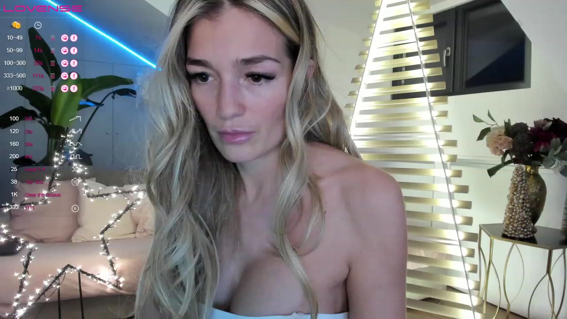 Gallery image thumbnail from Ingrid_honey's myfreecams stream on, 12/20/2022, 01:42 image 15 of 20