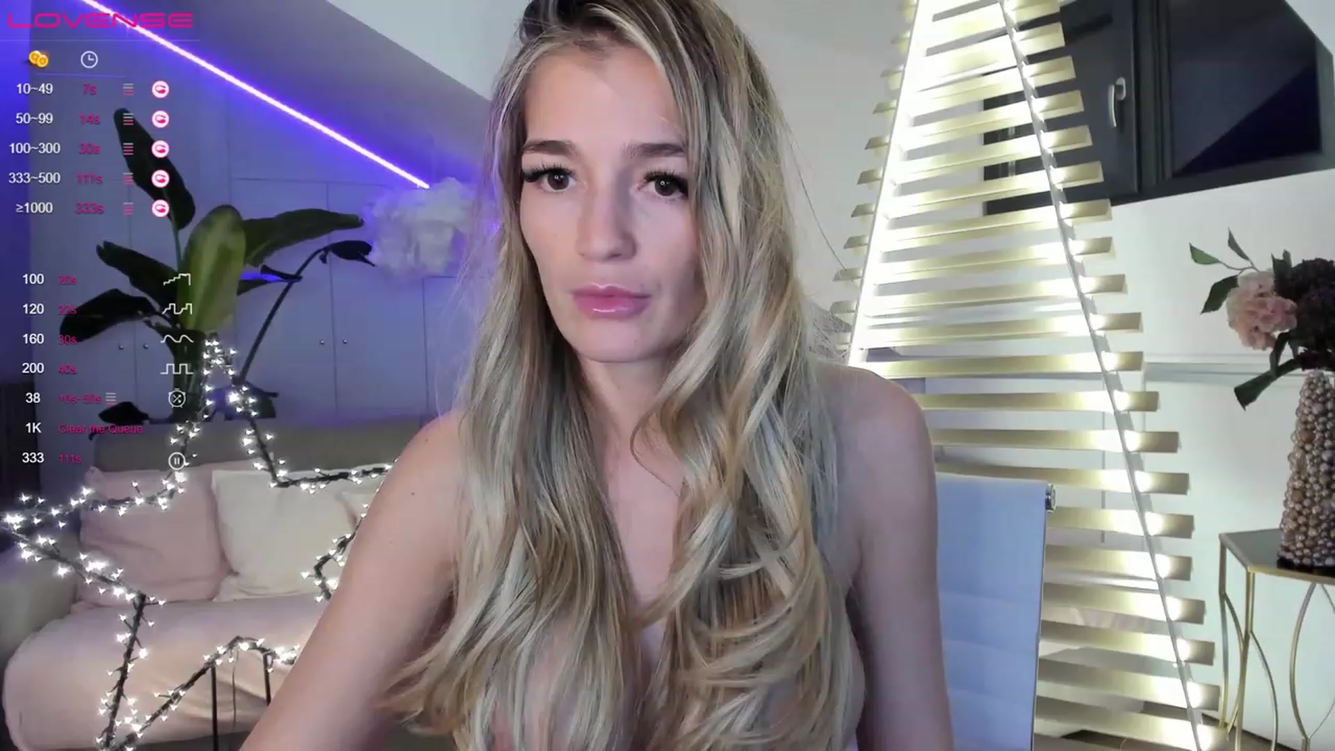 Gallery image thumbnail from Ingrid_honey's myfreecams stream on, 12/23/2022, 02:54 image 13 of 20