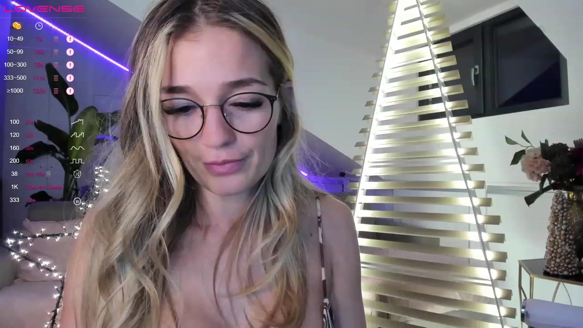 Gallery image thumbnail from Ingrid_honey's myfreecams stream on, 12/24/2022, 03:26 image 6 of 20