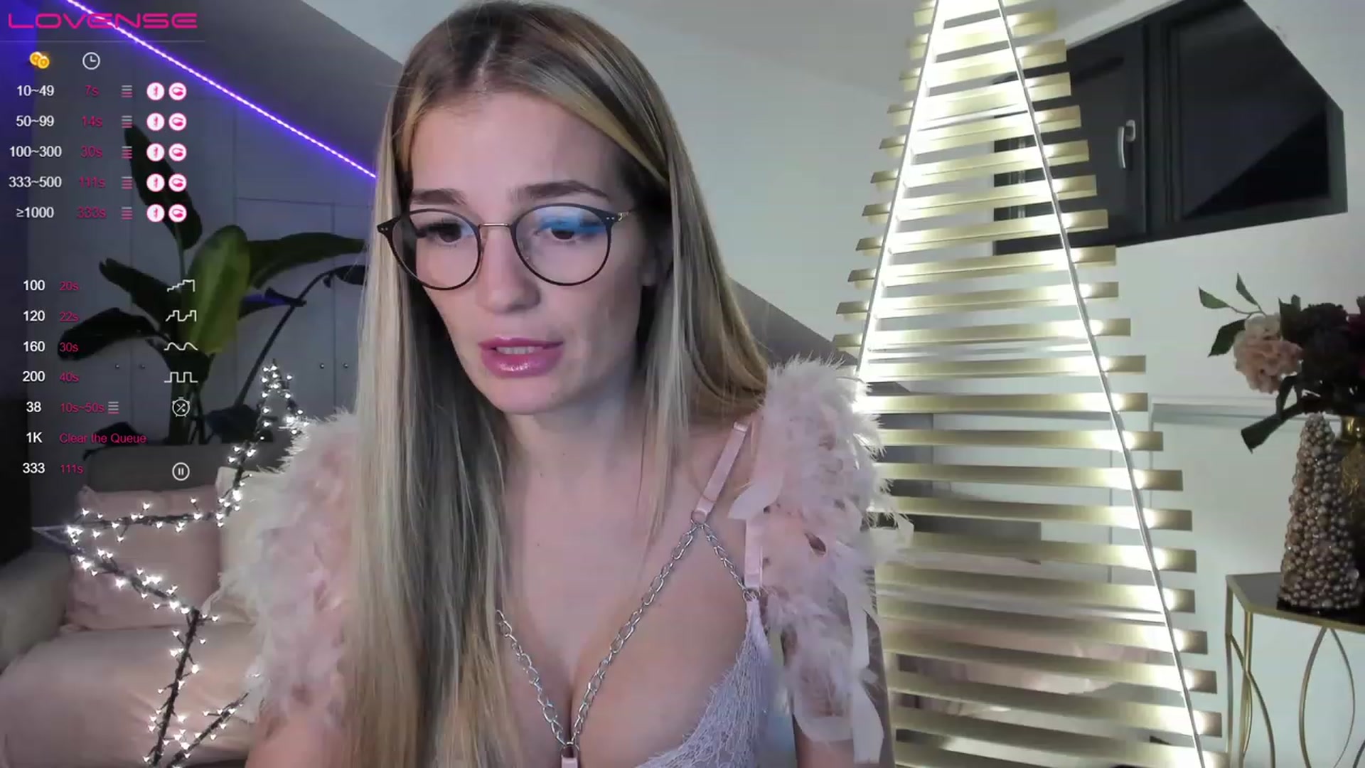 Gallery image thumbnail from Ingrid_honey's myfreecams stream on, 12/27/2022, 24:06 image 15 of 20