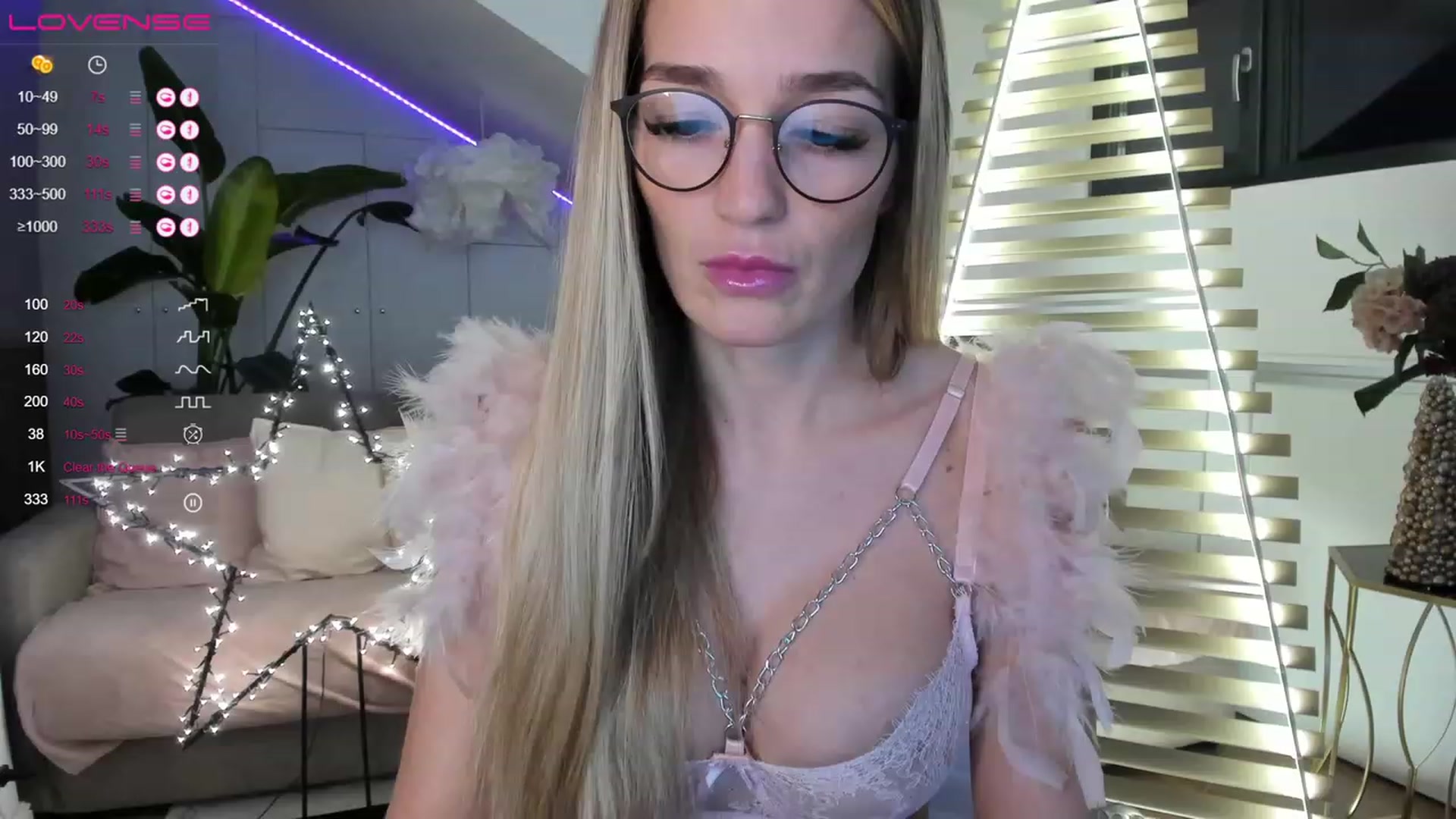 Gallery image thumbnail from Ingrid_honey's myfreecams stream on, 12/27/2022, 01:57 image 5 of 20