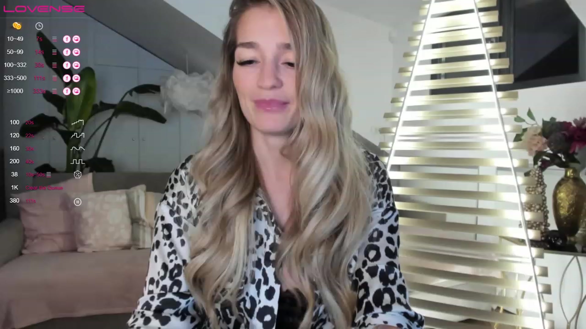 Gallery image thumbnail from Ingrid_honey's myfreecams stream on, 01/17/2023, 20:11 image 17 of 20