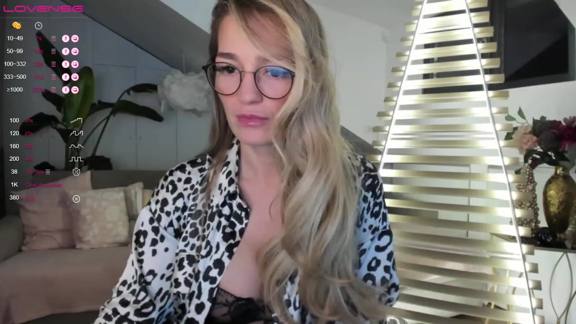 Gallery image thumbnail from Ingrid_honey's myfreecams stream on, 01/17/2023, 20:11 image 2 of 20
