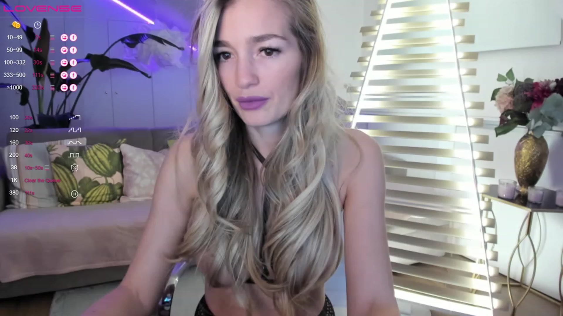 Gallery image thumbnail from Ingrid_honey's myfreecams stream on, 01/22/2023, 24:41 image 18 of 20