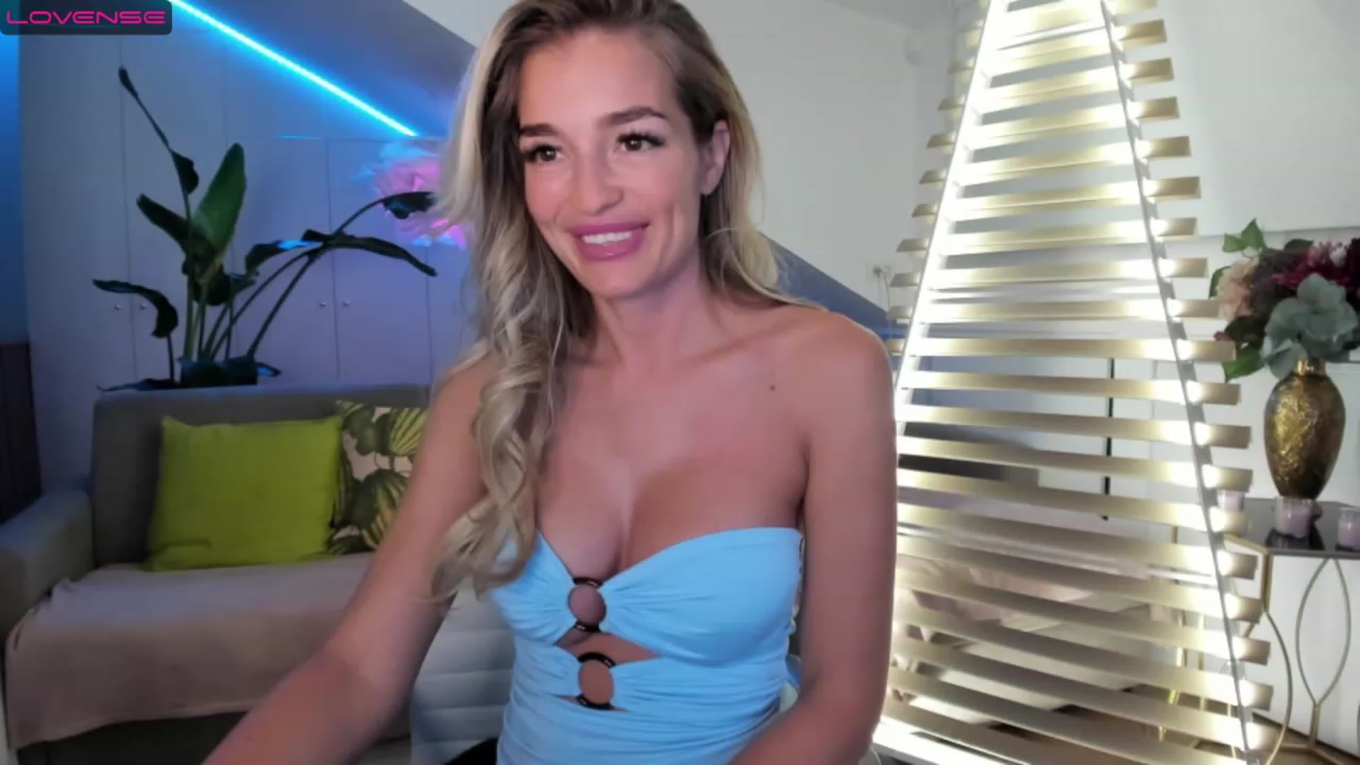 Gallery image thumbnail from Ingrid_honey's myfreecams stream on, 02/16/2023, 01:05 image 9 of 20