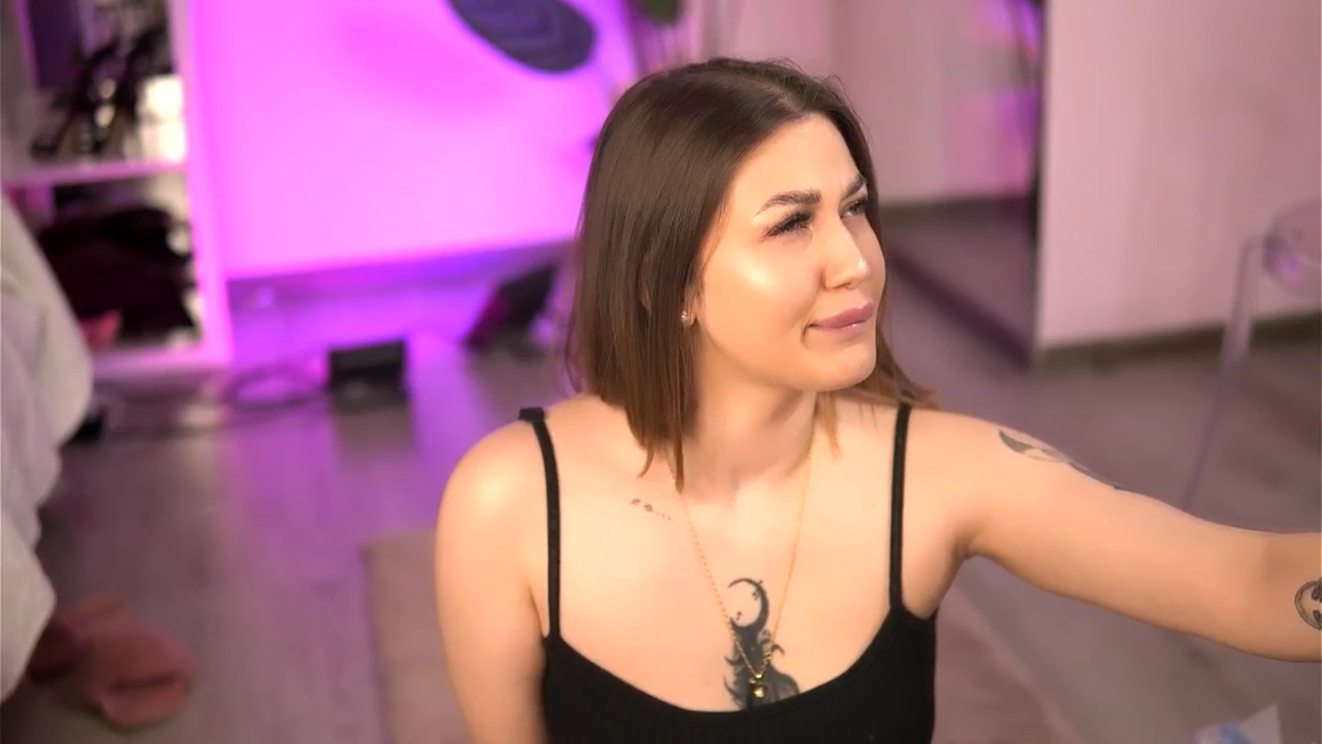 Gallery image thumbnail from InkedLuna's myfreecams stream on, 06/15/2025, 17:50 image 18 of 20