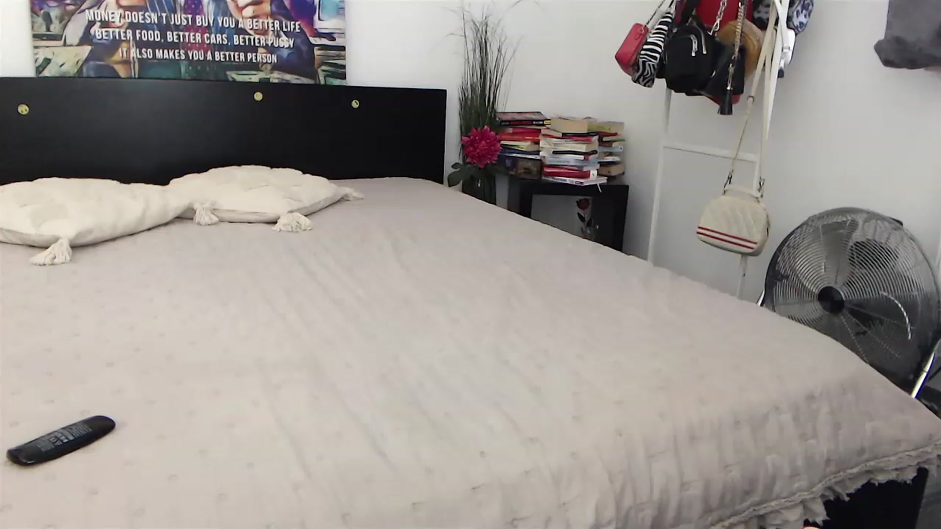 Gallery image thumbnail from InnaSense's myfreecams stream on, 11/14/2022, 13:18 image 13 of 20