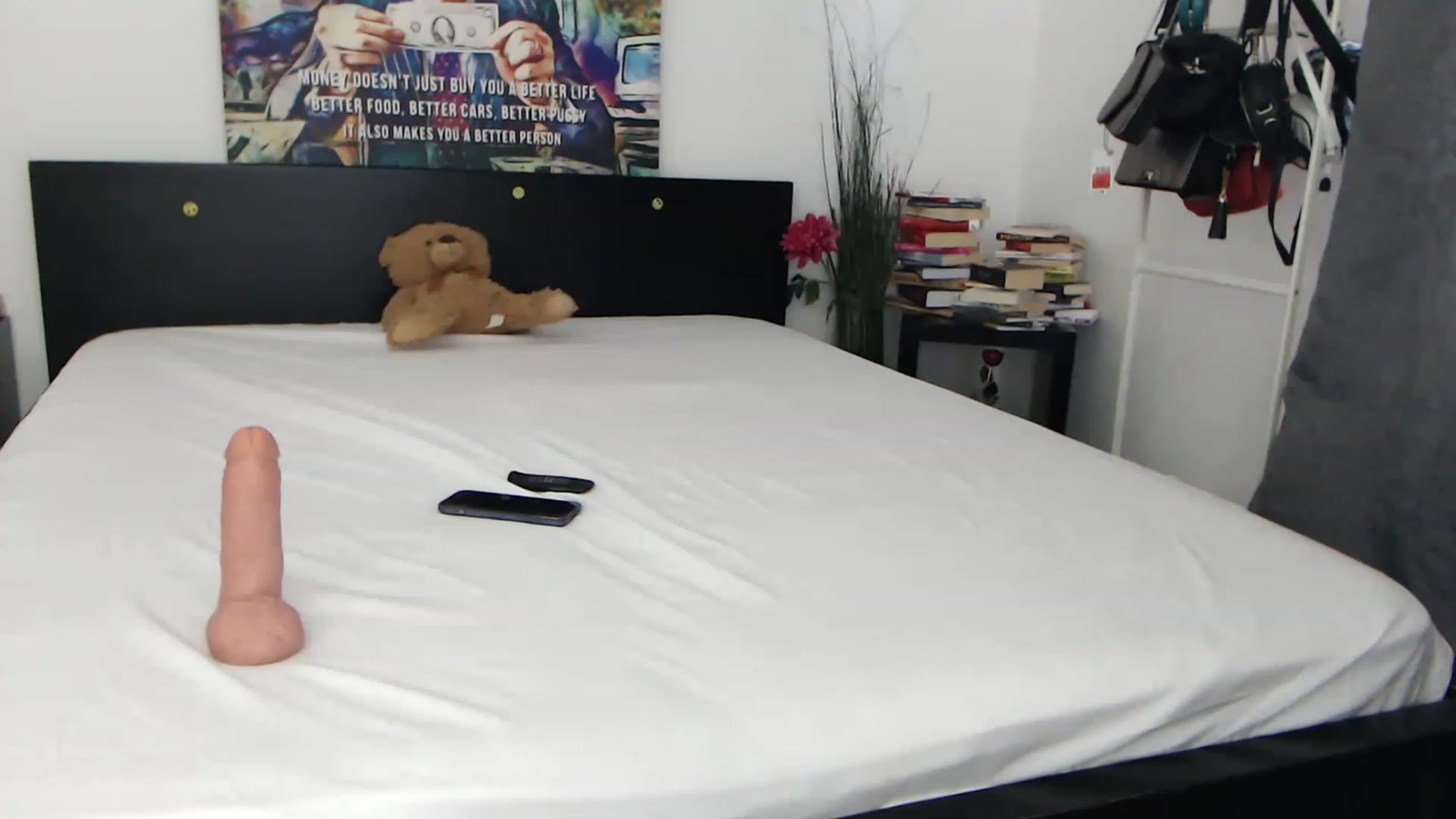 Gallery image thumbnail from InnaSense's myfreecams stream on, 05/04/2023, 10:32 image 17 of 20
