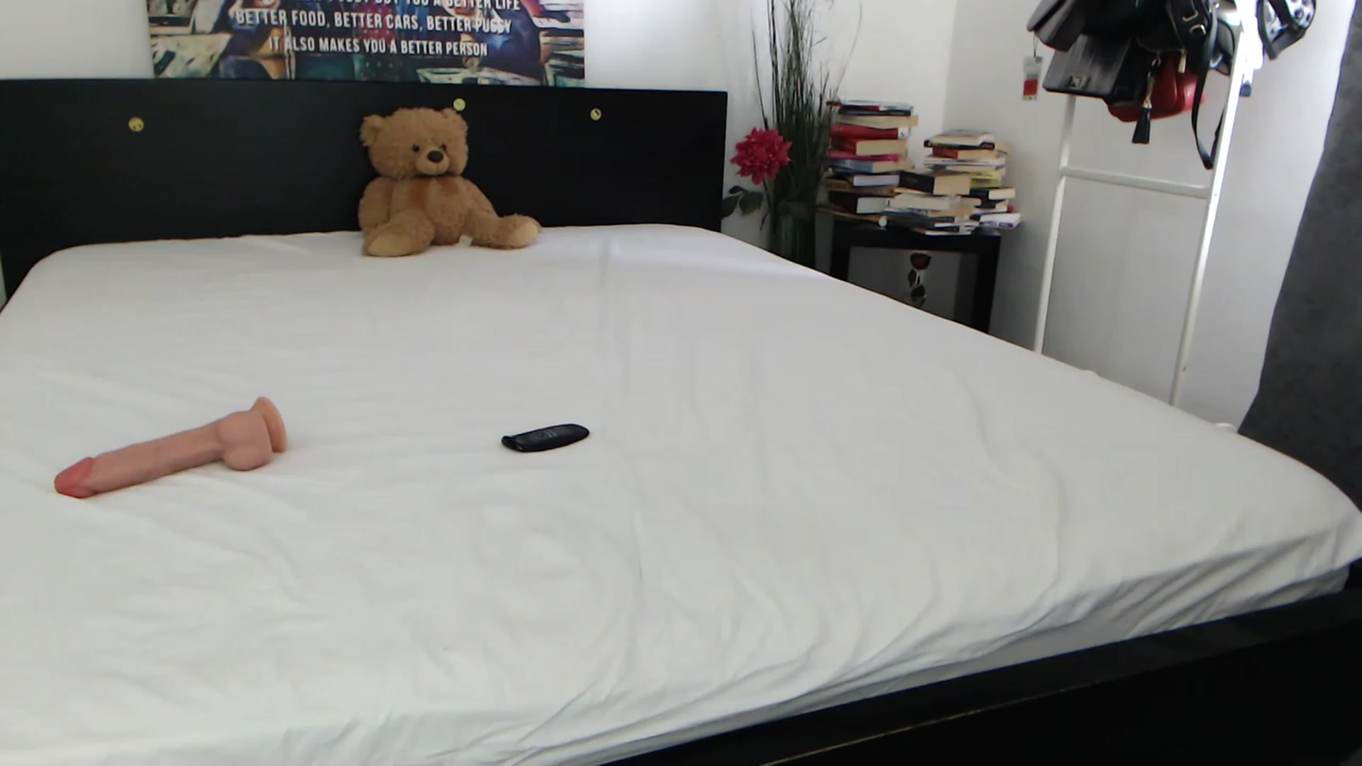 Gallery image thumbnail from InnaSense's myfreecams stream on, 05/05/2023, 10:50 image 12 of 20