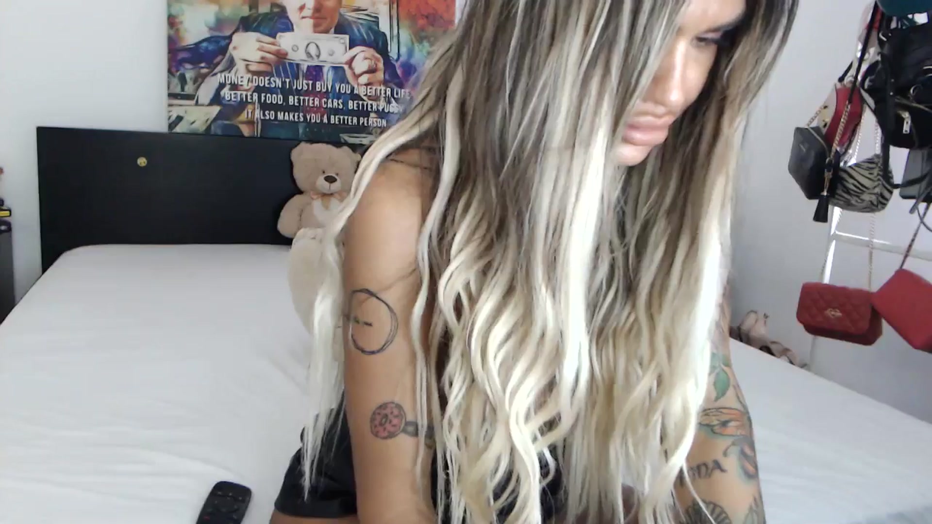Gallery image thumbnail from InnaSense's myfreecams stream on, 09/11/2024, 12:19 image 19 of 20