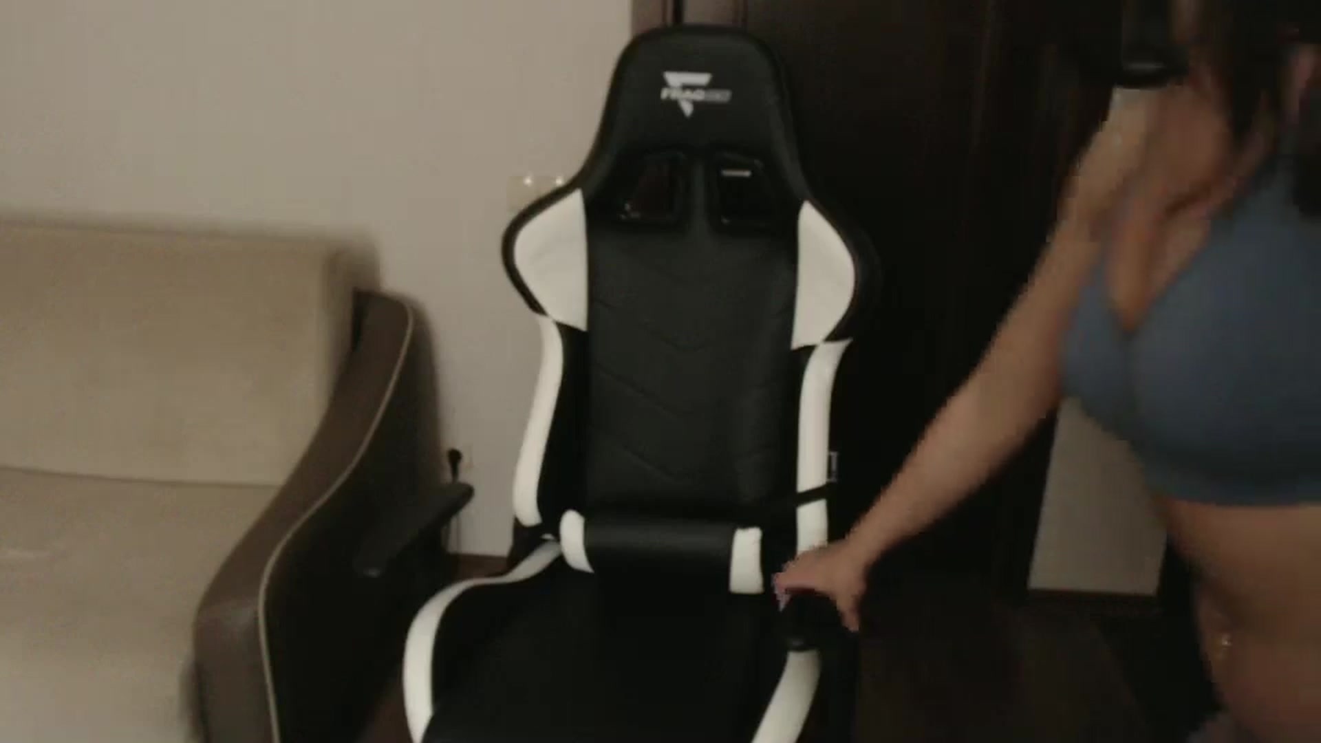 Gallery image thumbnail from InnaVeles's myfreecams stream on, 07/12/2024, 12:49 image 19 of 20