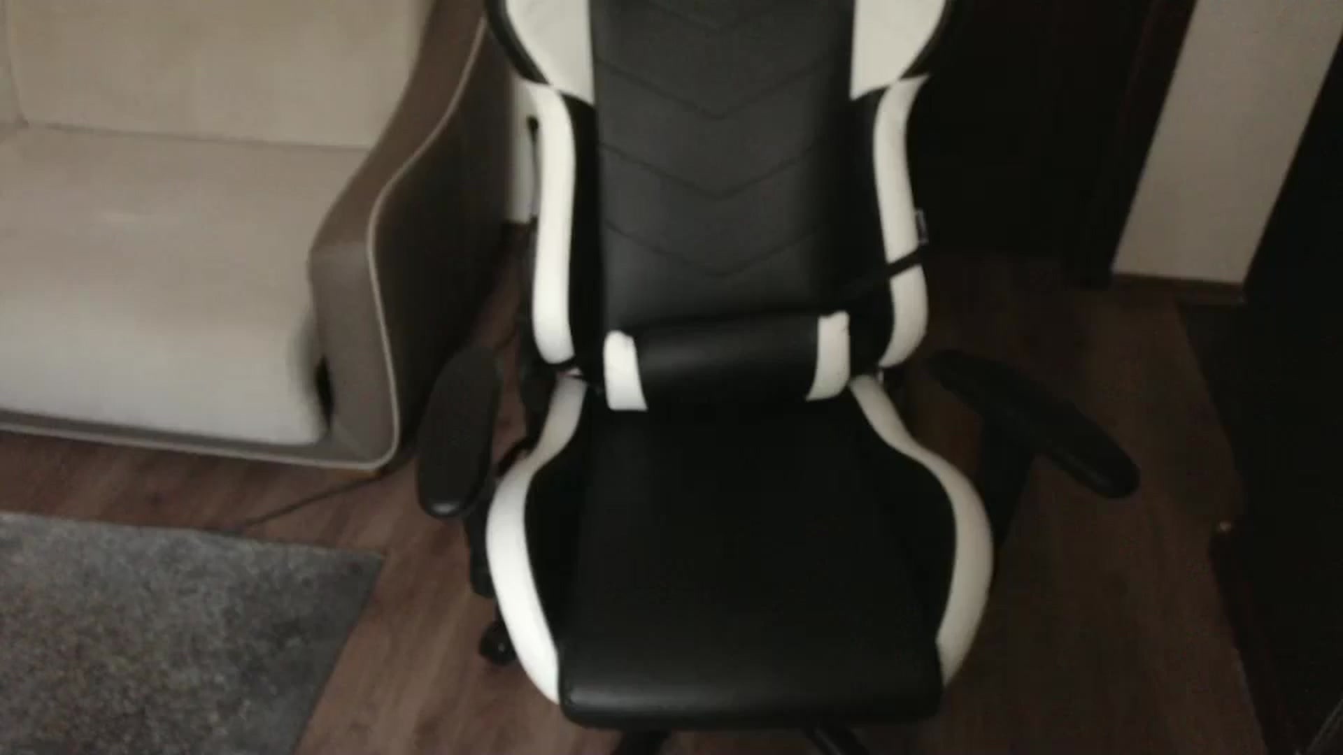 Gallery image thumbnail from InnaVeles's myfreecams stream on, 08/07/2024, 11:57 image 14 of 20