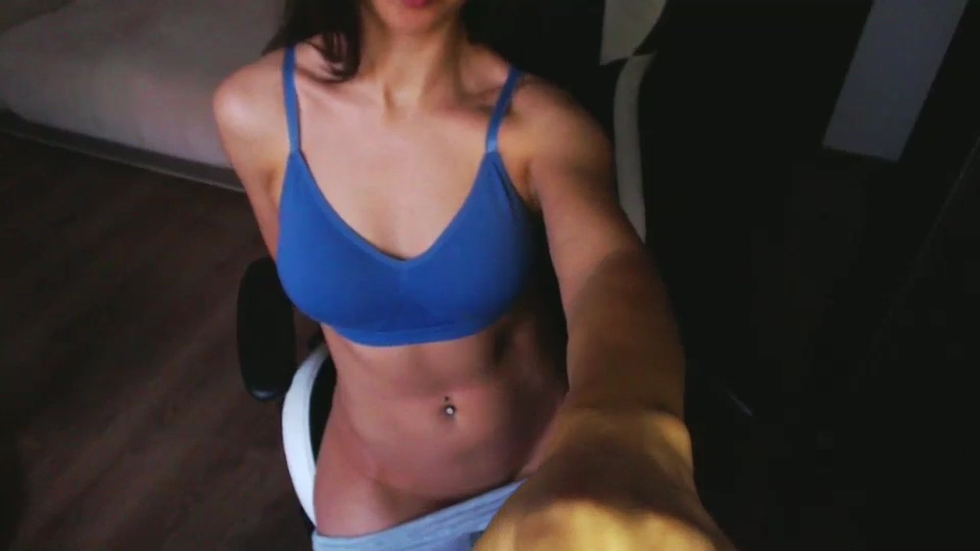 Gallery image thumbnail from InnaVeles's myfreecams stream on, 12/17/2024, 08:22 image 2 of 20