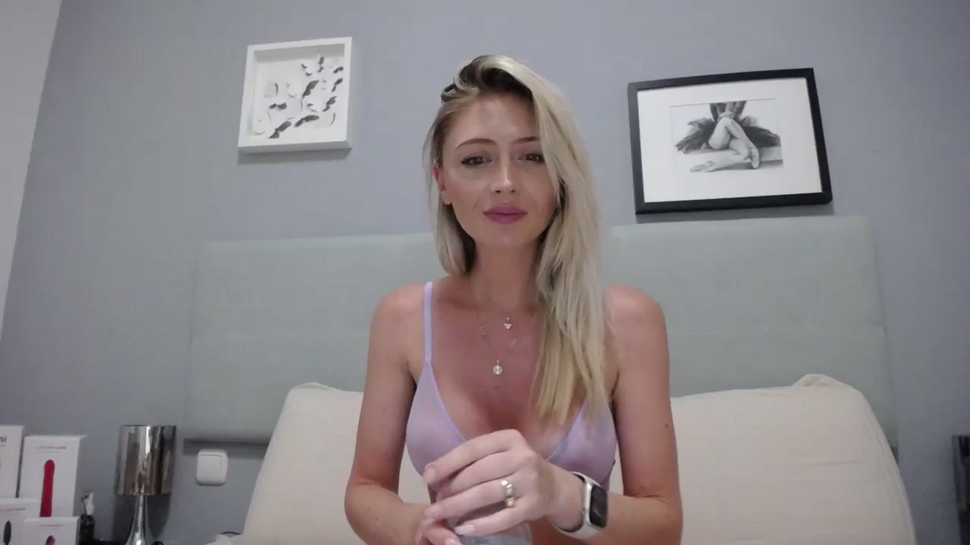 Gallery image thumbnail from Inna_inna1's myfreecams stream on, 08/01/2023, 14:31 image 11 of 20