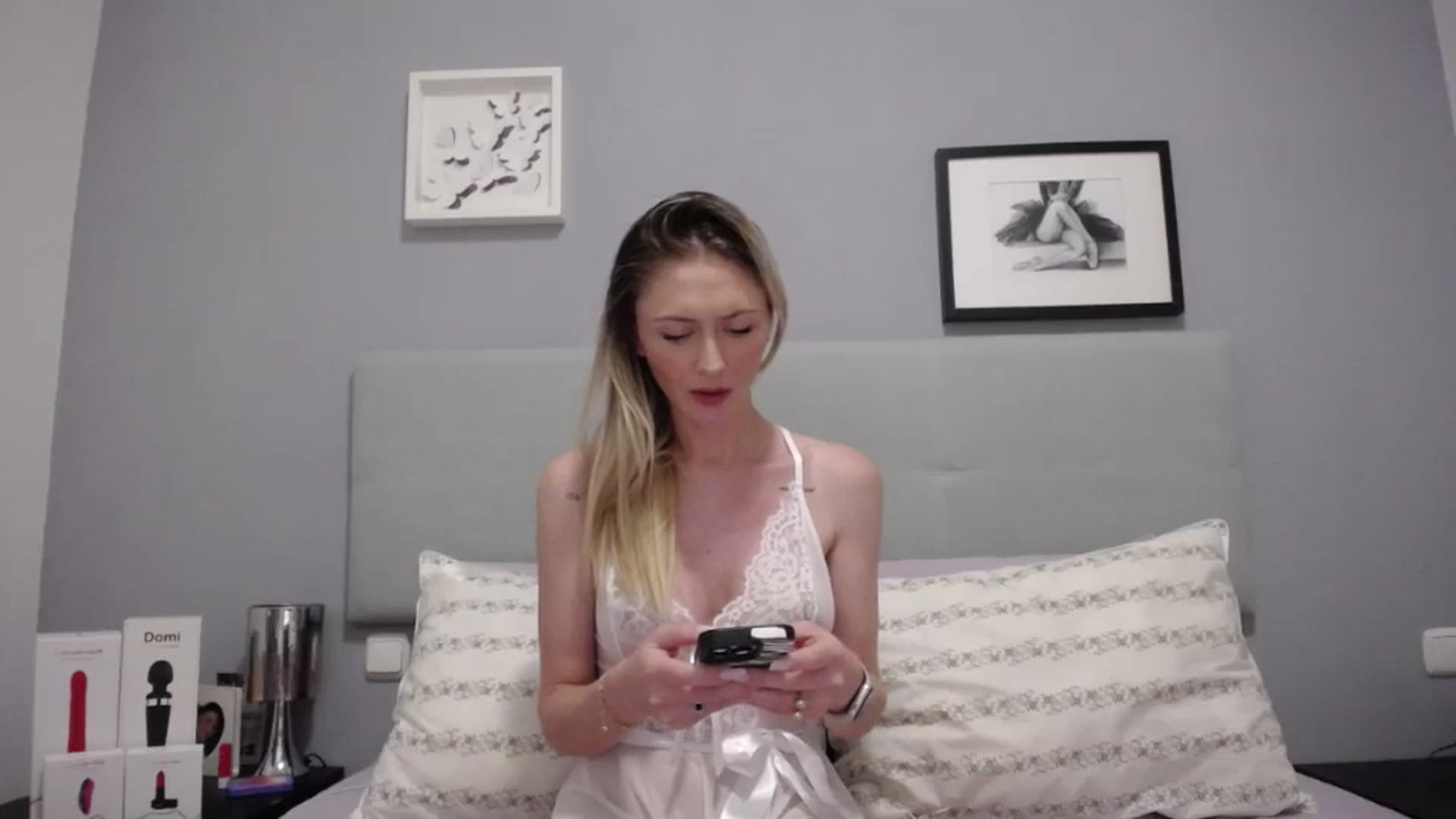 Gallery image thumbnail from Inna_inna1's myfreecams stream on, 07/03/2024, 14:59 image 14 of 20