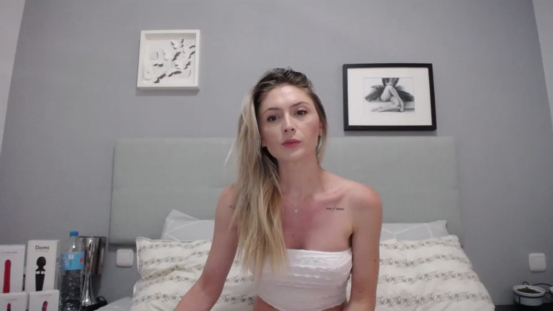 Gallery image thumbnail from Inna_inna1's myfreecams stream on, 07/31/2024, 14:06 image 14 of 20