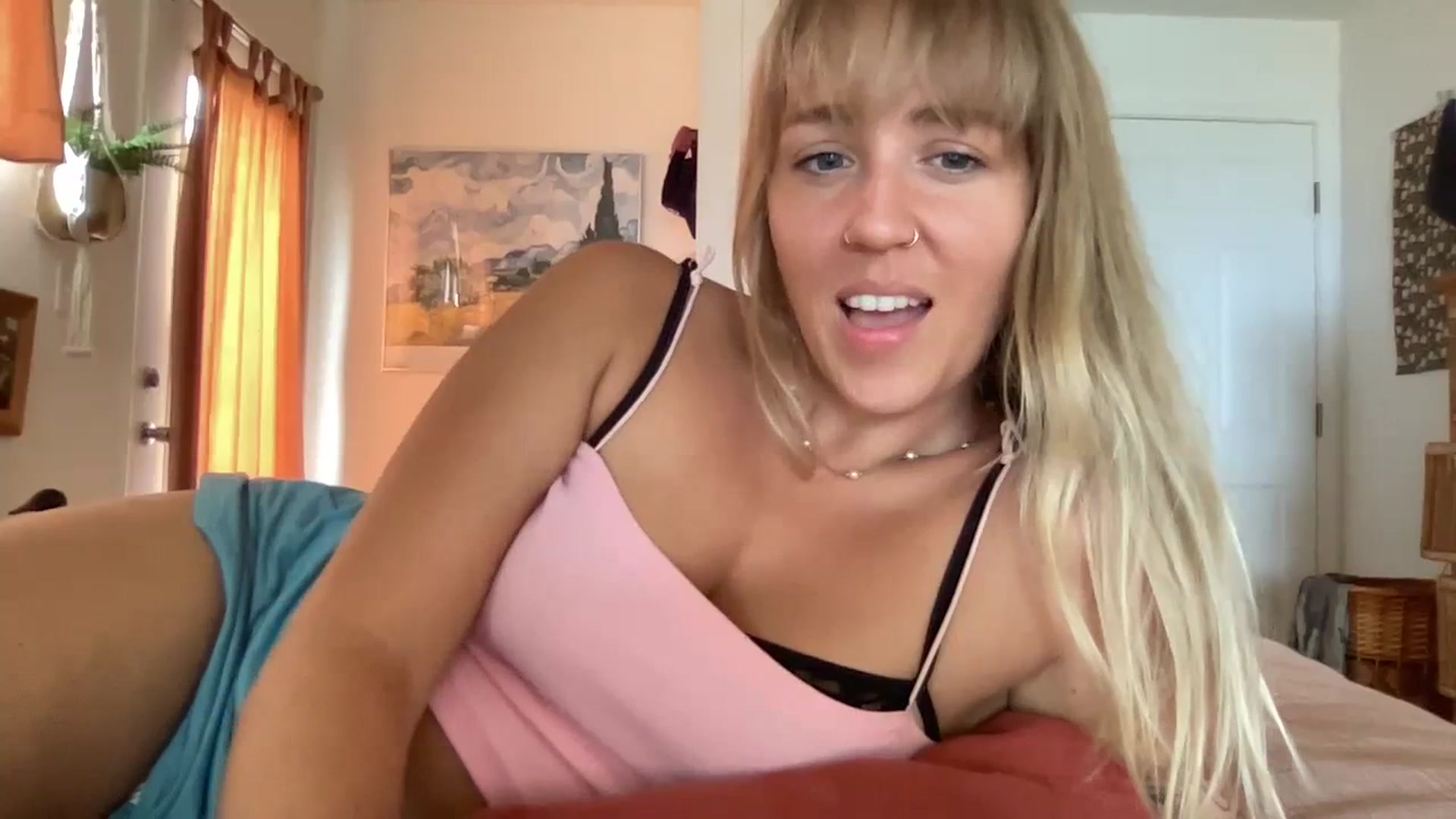 Gallery image thumbnail from InnocentIv's myfreecams stream on, 06/15/2023, 21:46 image 9 of 20