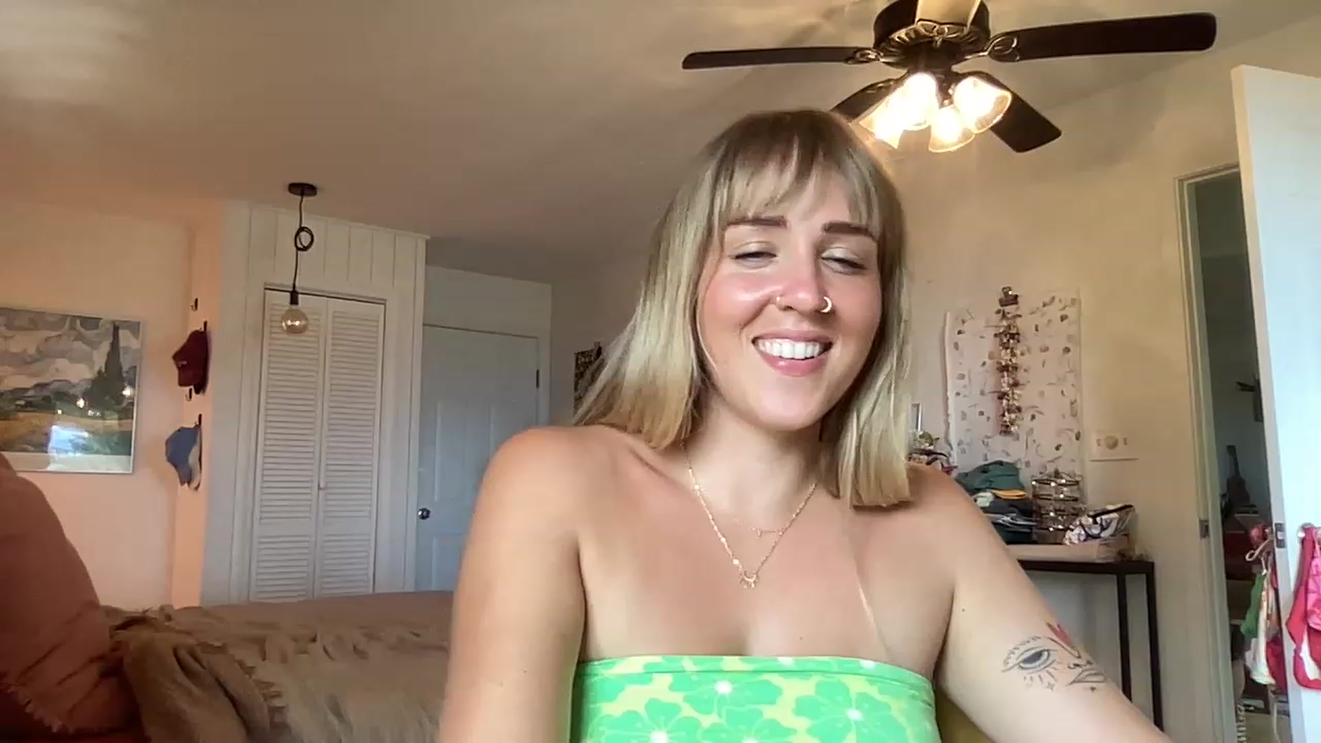 Gallery image thumbnail from InnocentIv's myfreecams stream on, 06/25/2023, 23:53 image 1 of 20