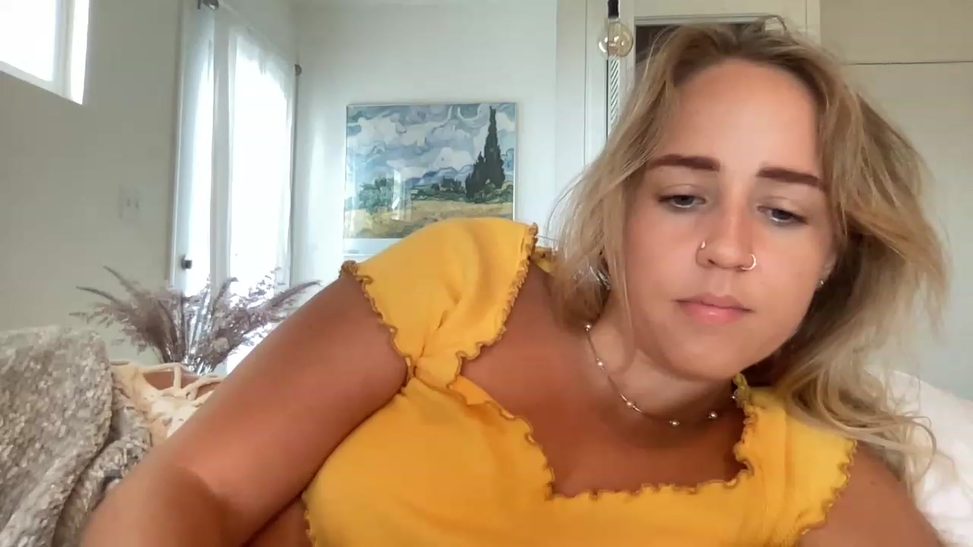 Gallery image thumbnail from InnocentIvy22's myfreecams stream on, 01/02/2023, 01:58 image 2 of 20