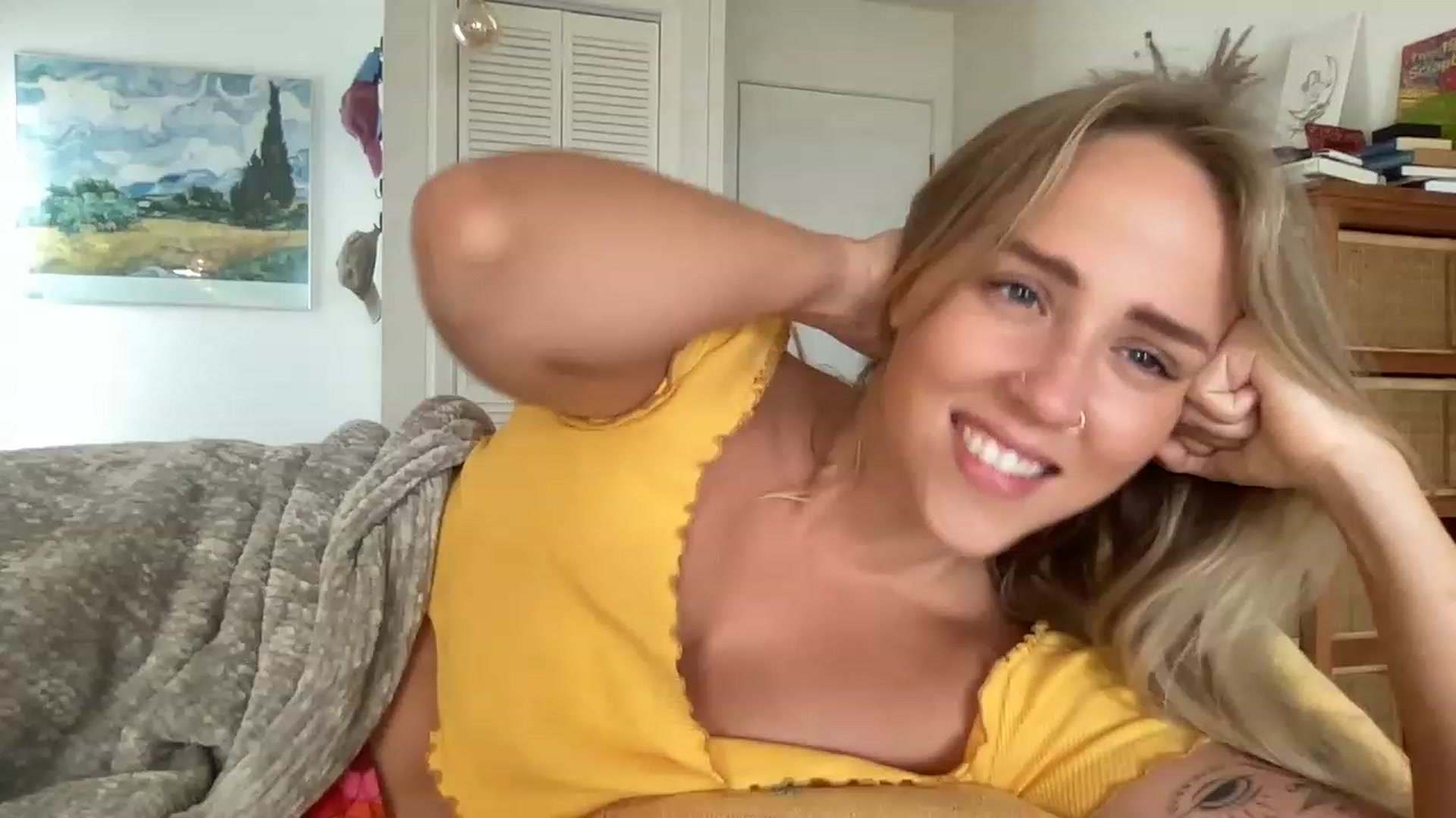 Gallery image thumbnail from InnocentIvy22's myfreecams stream on, 01/31/2023, 24:04 image 11 of 20