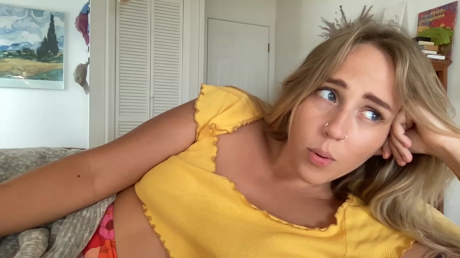 Gallery image thumbnail from InnocentIvy22's myfreecams stream on, 01/31/2023, 24:04 image 17 of 20