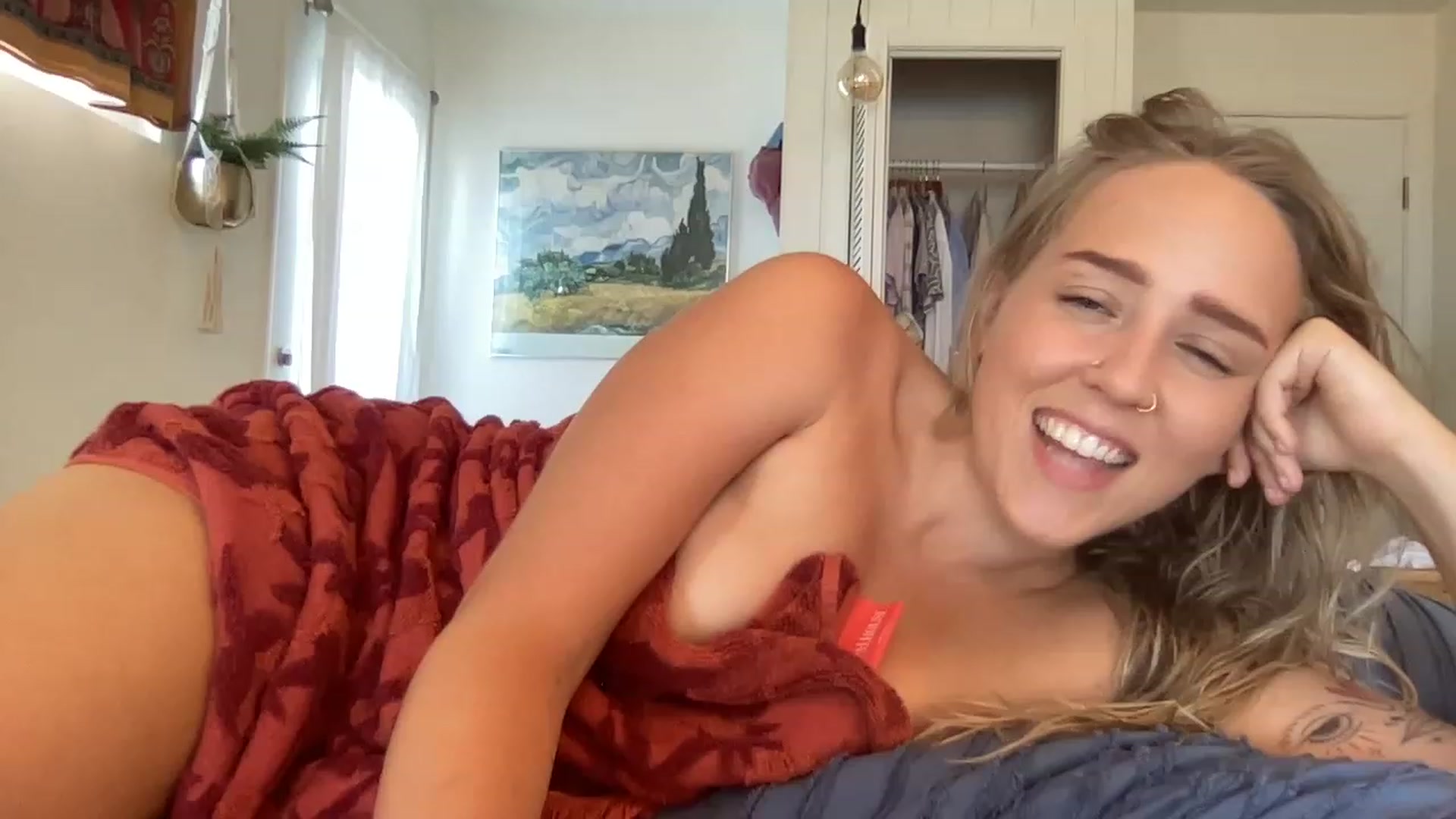 Gallery image thumbnail from InnocentIvy22's myfreecams stream on, 02/02/2023, 23:31 image 3 of 20
