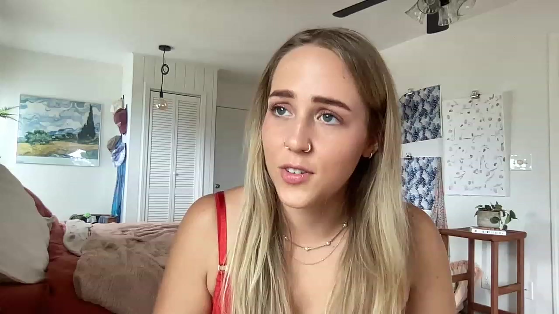 Gallery image thumbnail from InnocentIvy22's myfreecams stream on, 04/06/2023, 23:39 image 10 of 20