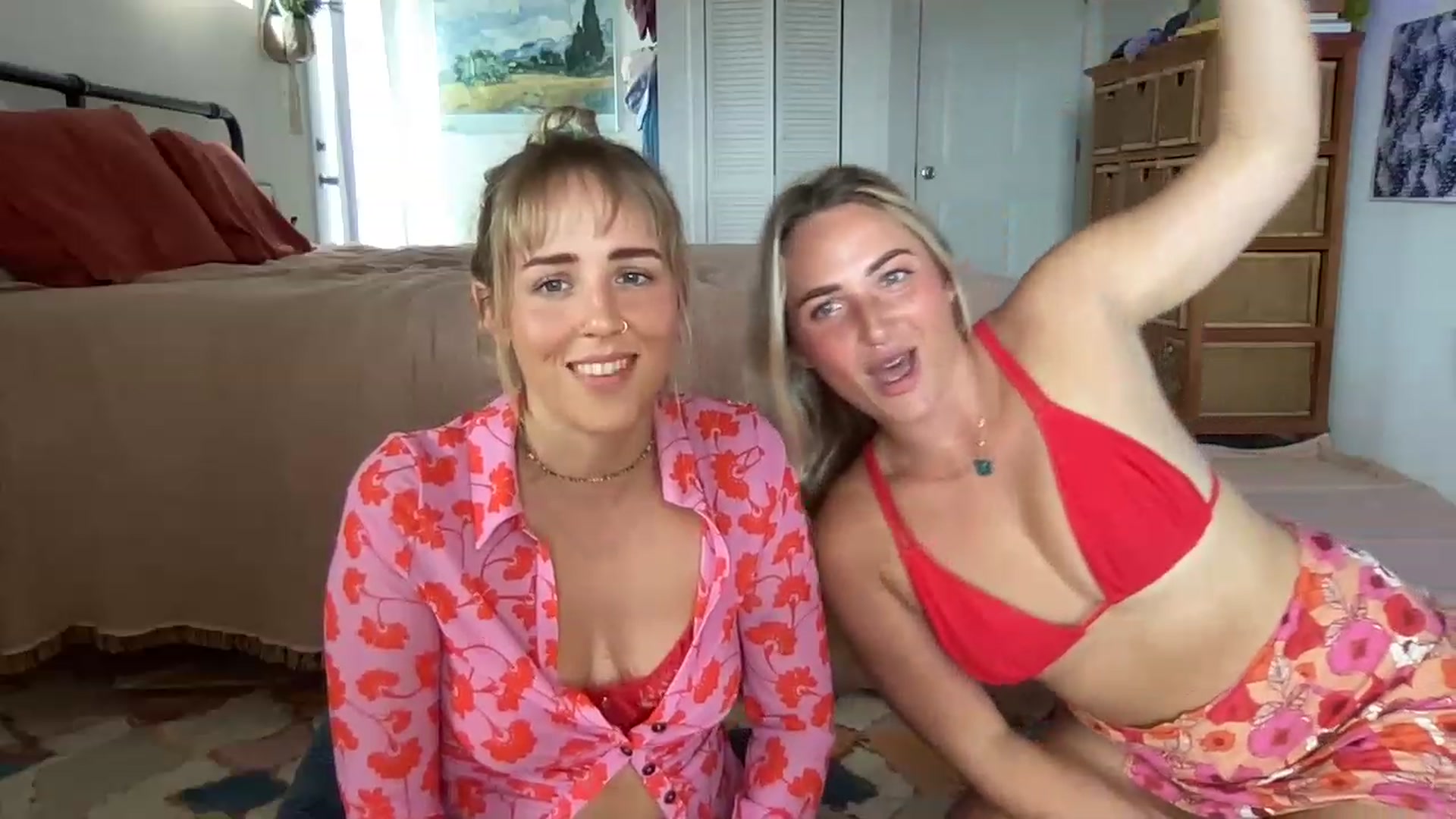 Gallery image thumbnail from InnocentIvy22's myfreecams stream on, 04/12/2023, 01:21 image 7 of 20