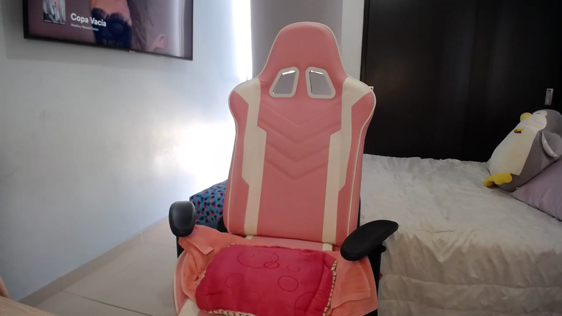 Gallery image thumbnail from InnocentJen's myfreecams stream on, 12/12/2023, 20:47 image 9 of 20