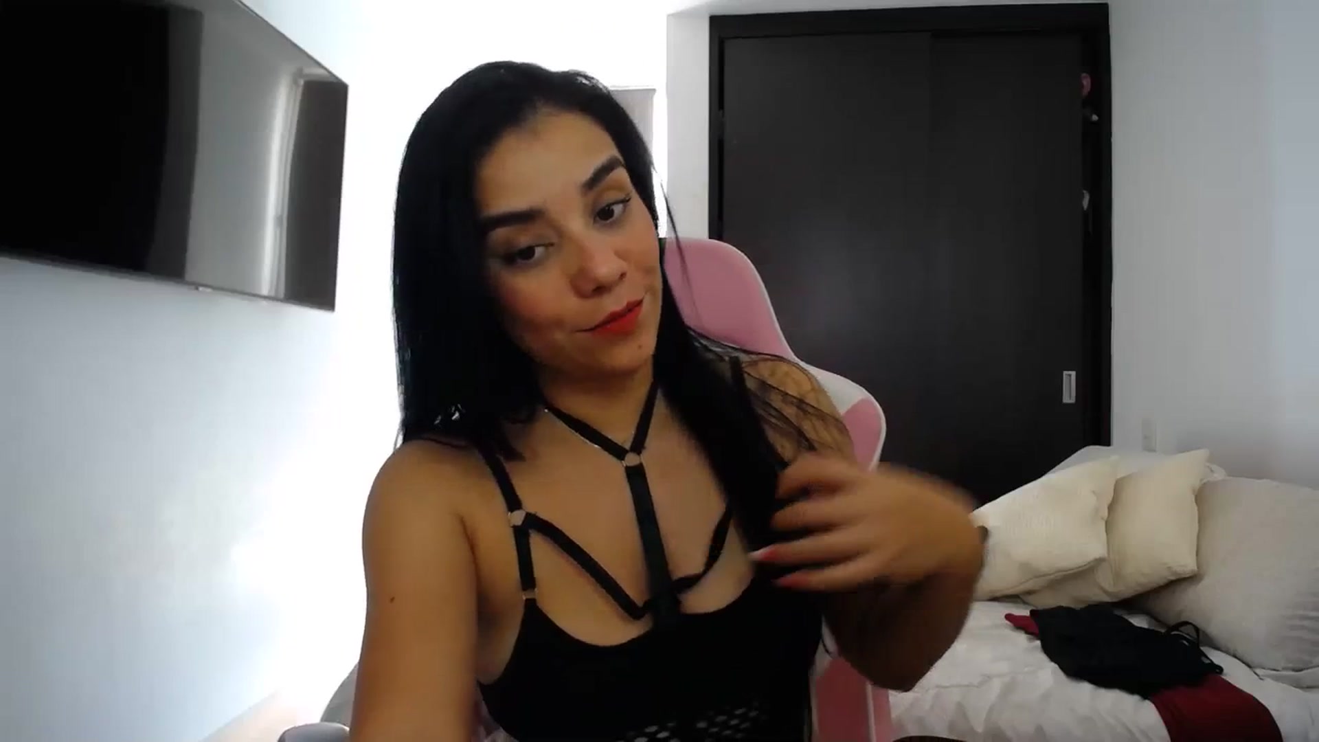 Gallery image thumbnail from InnocentJen's myfreecams stream on, 12/22/2023, 14:51 image 16 of 20