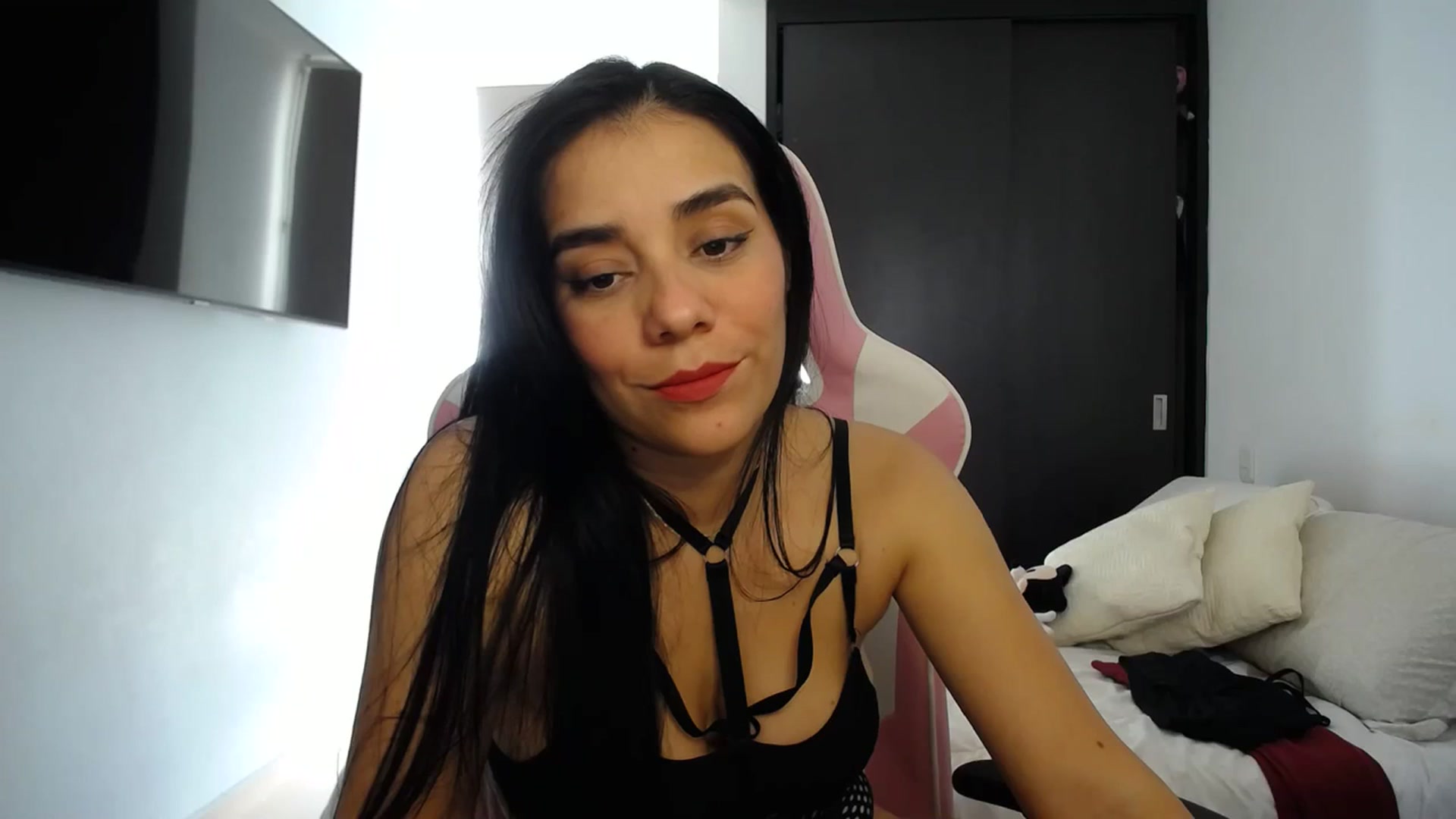 Gallery image thumbnail from InnocentJen's myfreecams stream on, 12/22/2023, 14:51 image 9 of 20