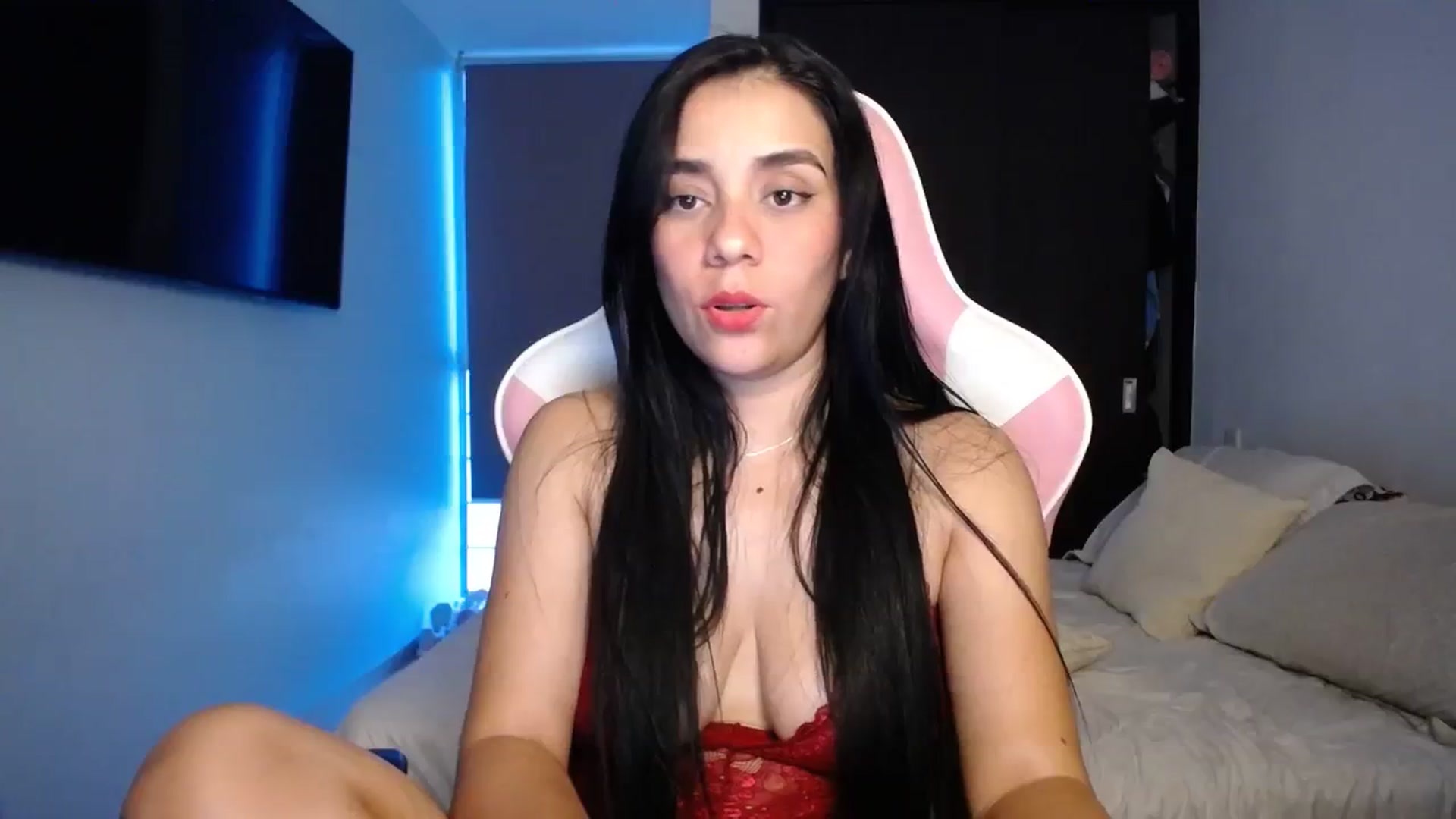 Gallery image thumbnail from InnocentJen's myfreecams stream on, 12/22/2023, 22:52 image 9 of 20