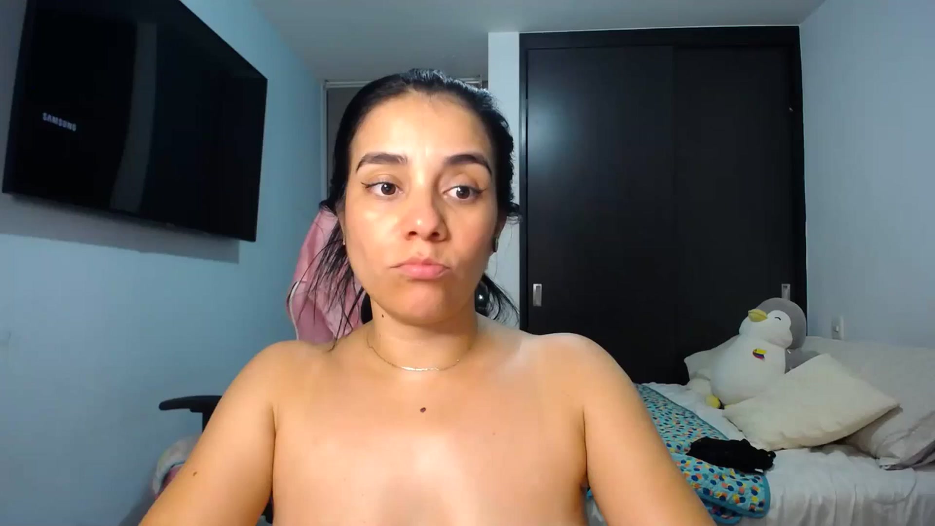 Gallery image thumbnail from InnocentJen's myfreecams stream on, 12/28/2023, 23:30 image 19 of 20