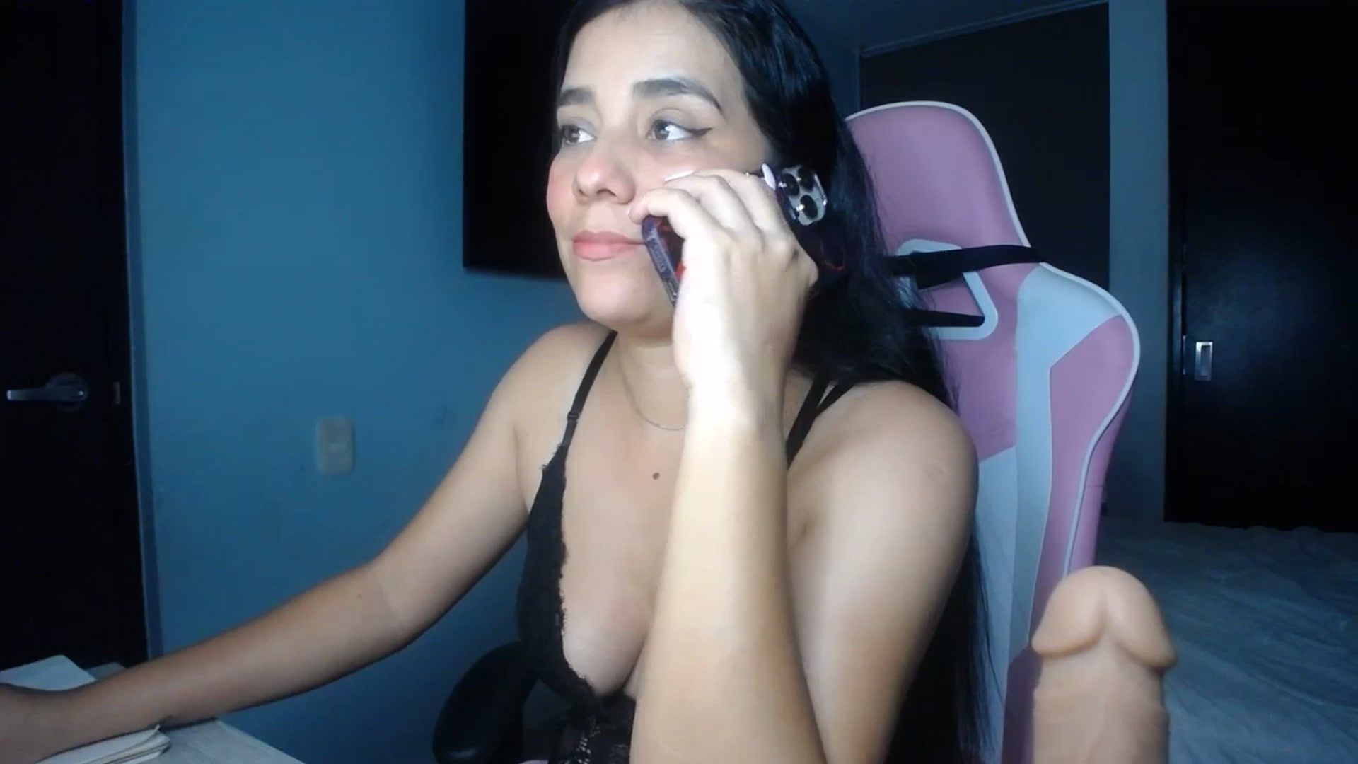 Gallery image thumbnail from InnocentJen's myfreecams stream on, 01/11/2024, 23:15 image 19 of 20