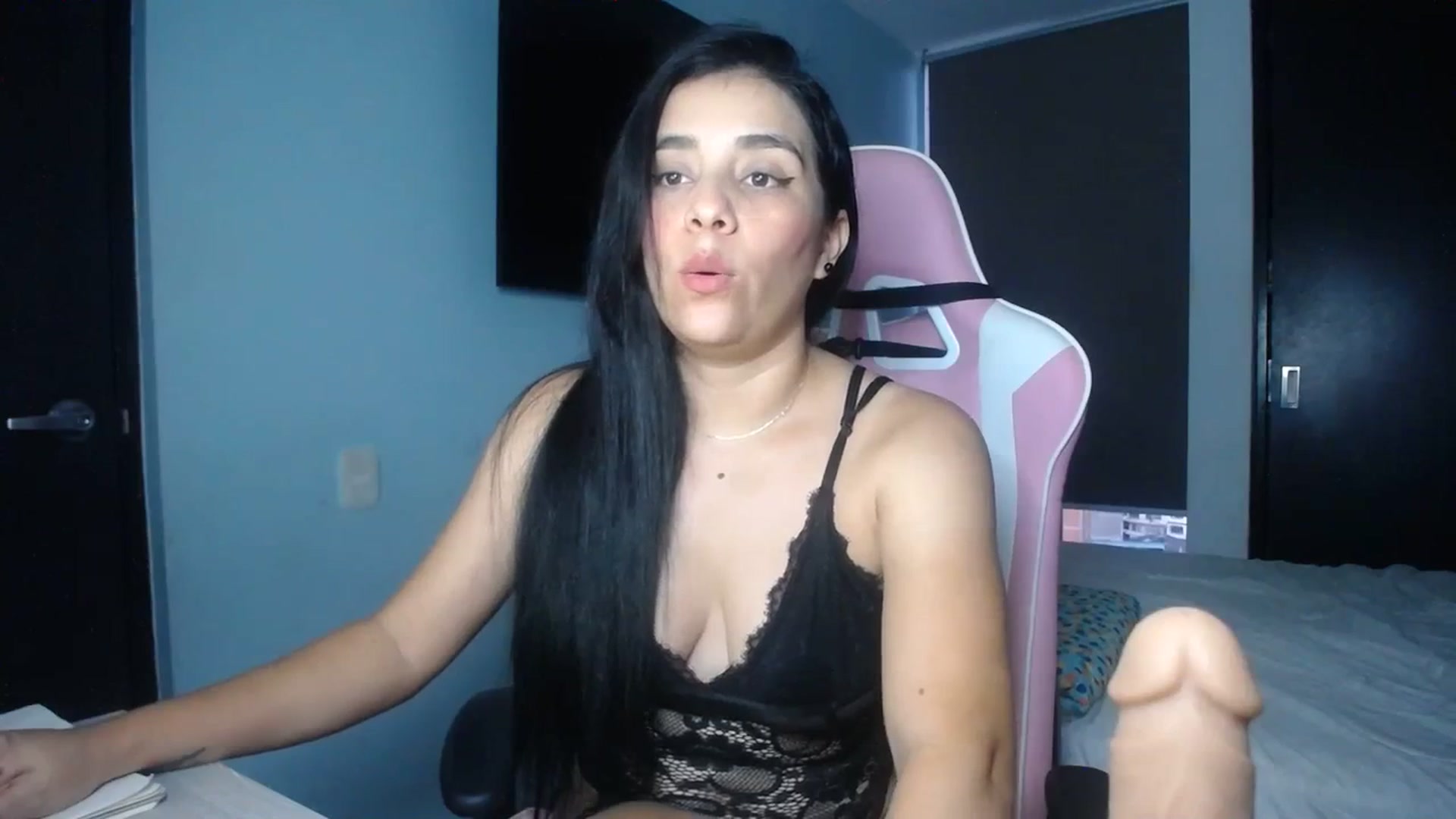 Gallery image thumbnail from InnocentJen's myfreecams stream on, 01/11/2024, 23:15 image 10 of 20